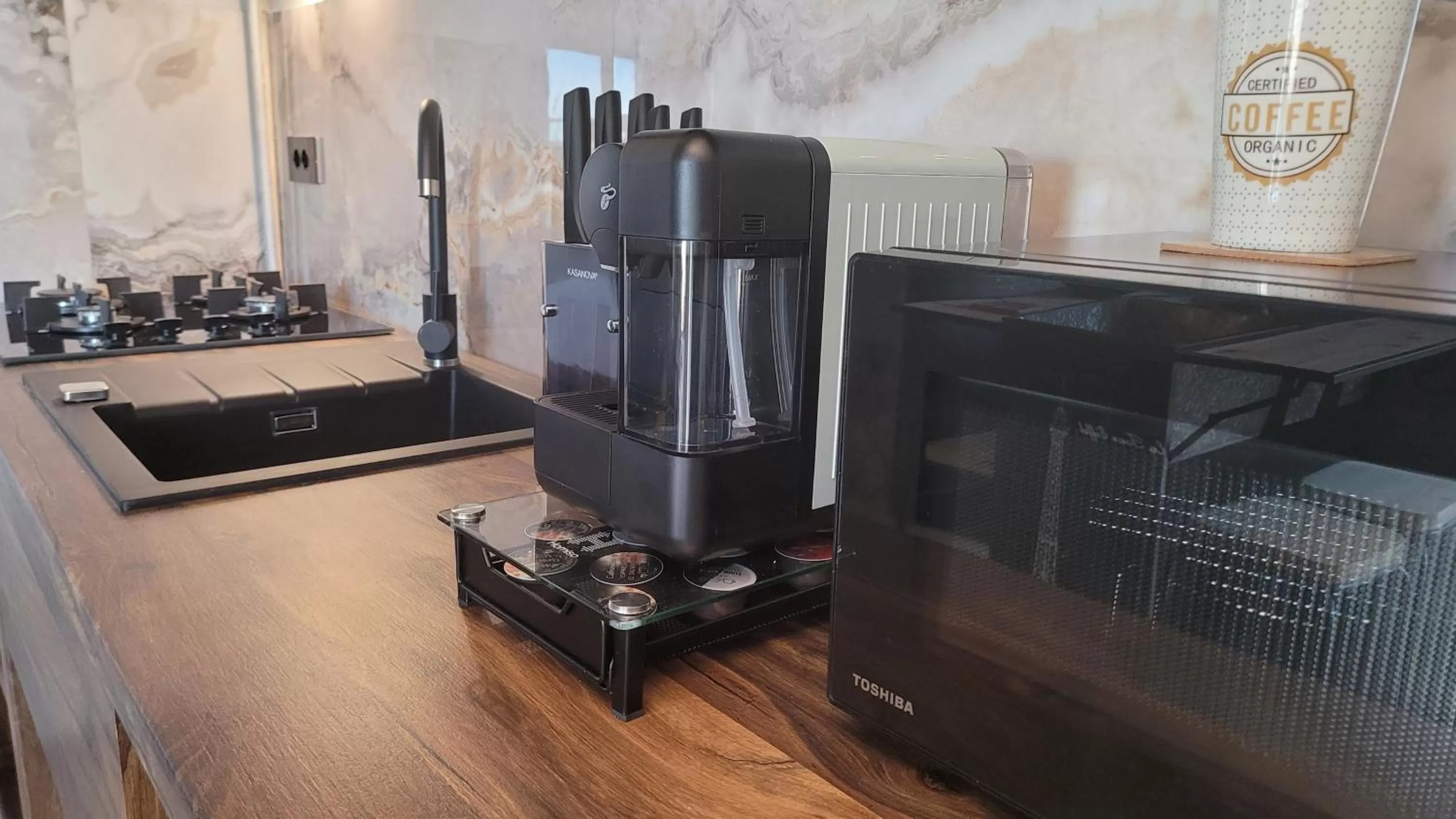 Coffee/tea facilities in Terrace Suites Iasi