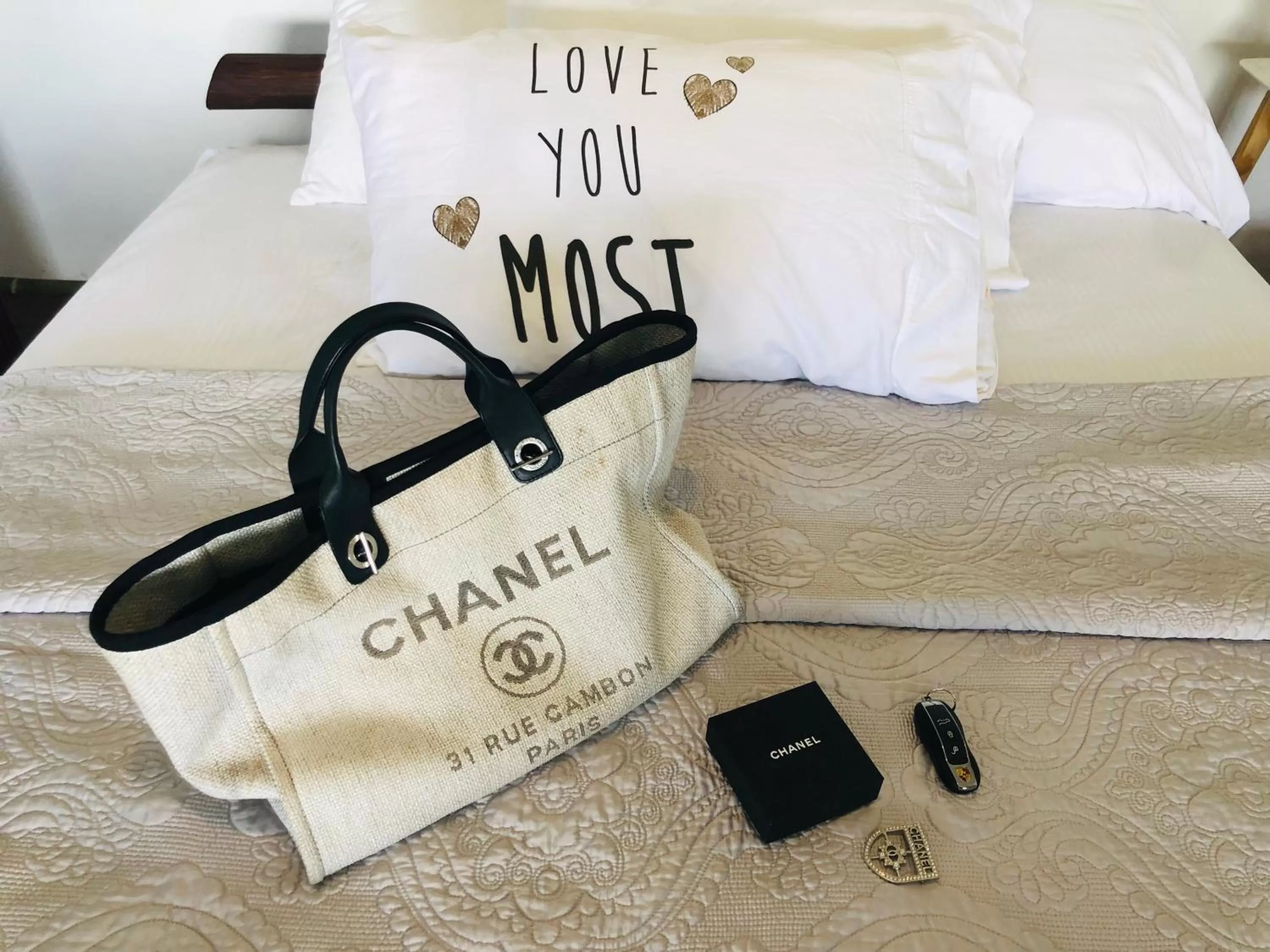 Decorative detail, Bed in Bintana sa Paraiso Binunsaran