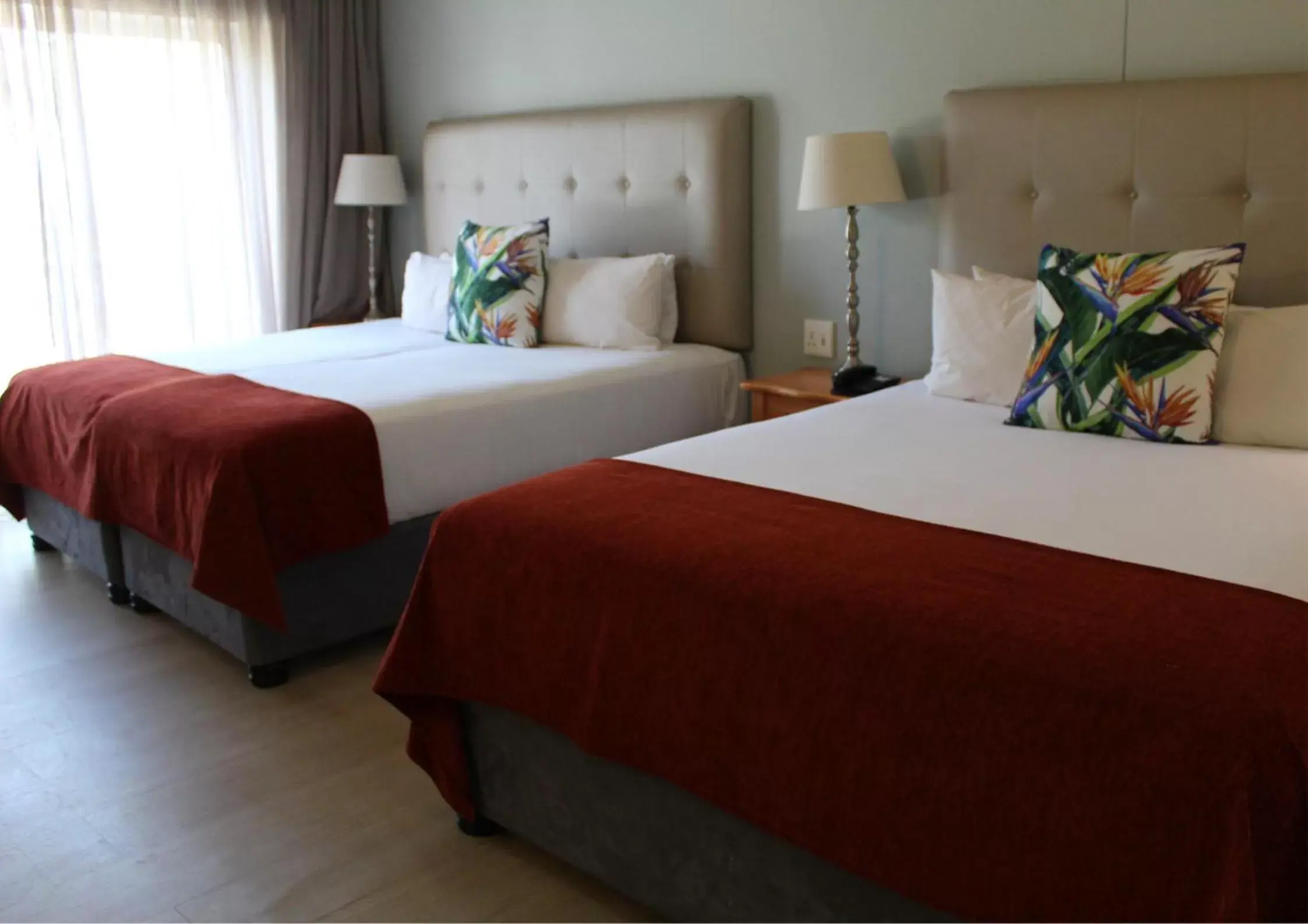 Family Room with Lake View in The Riverside Hotel Family Room with Lake View in The Riverside Hotel