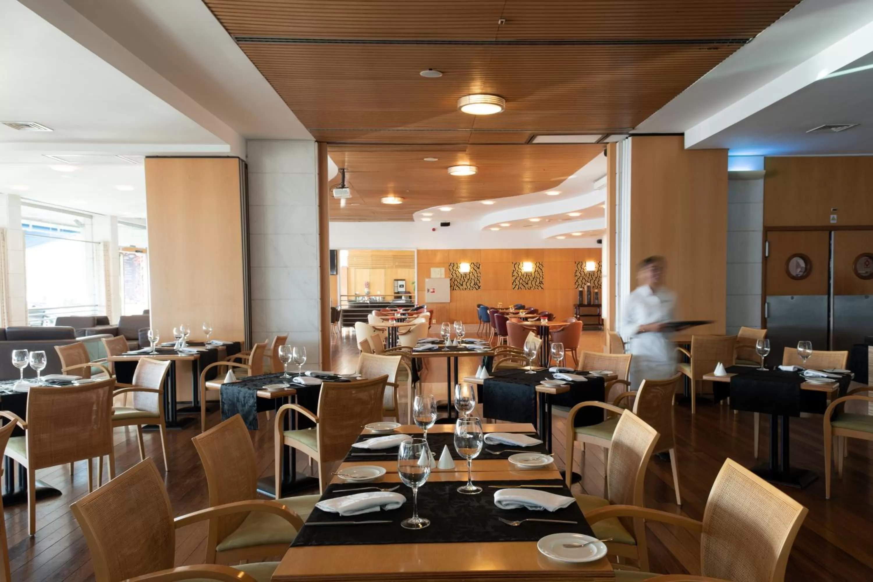 Restaurant/places to eat in SANA Sesimbra Hotel