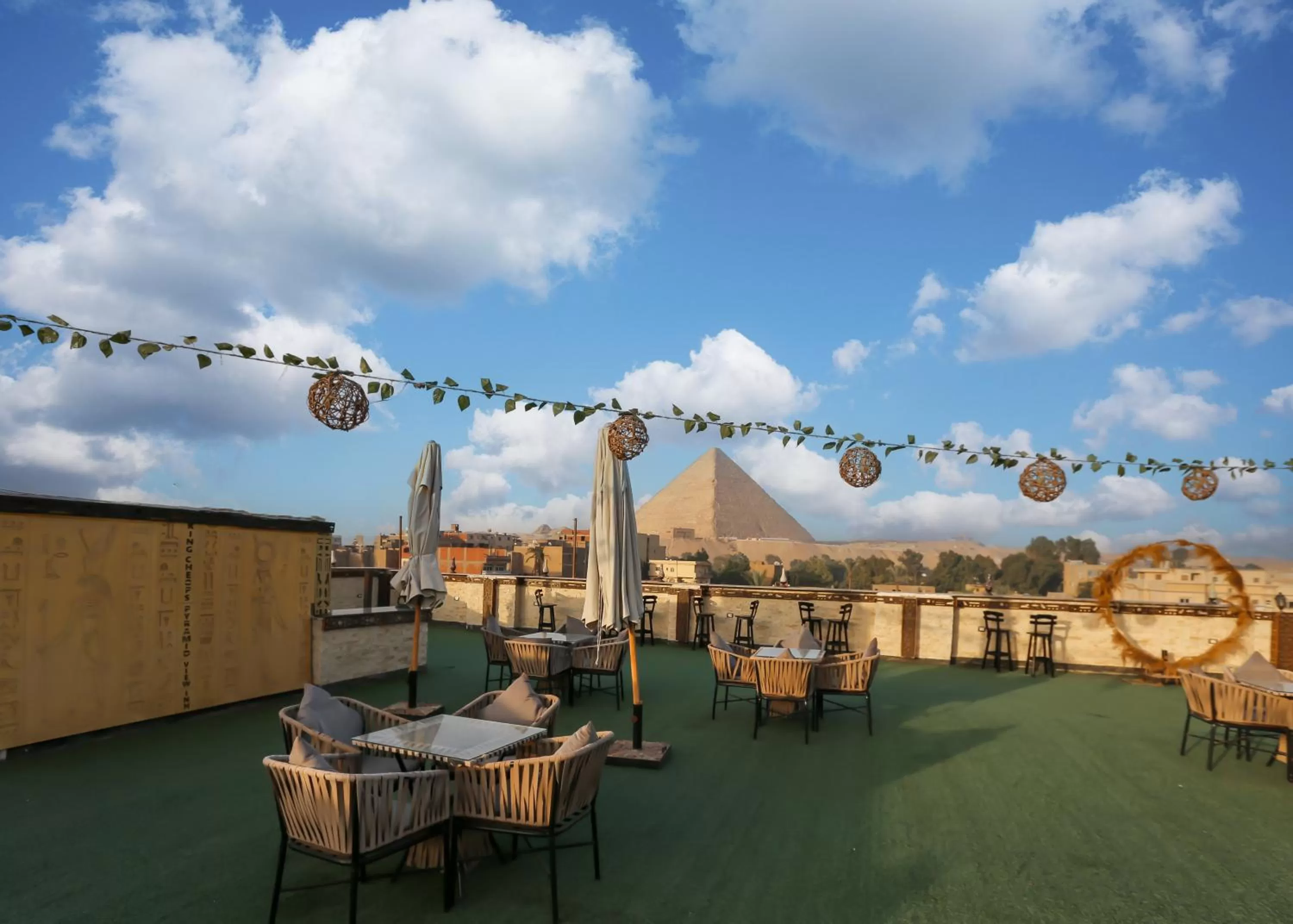 Day in King Cheops Inn - Pyramid View