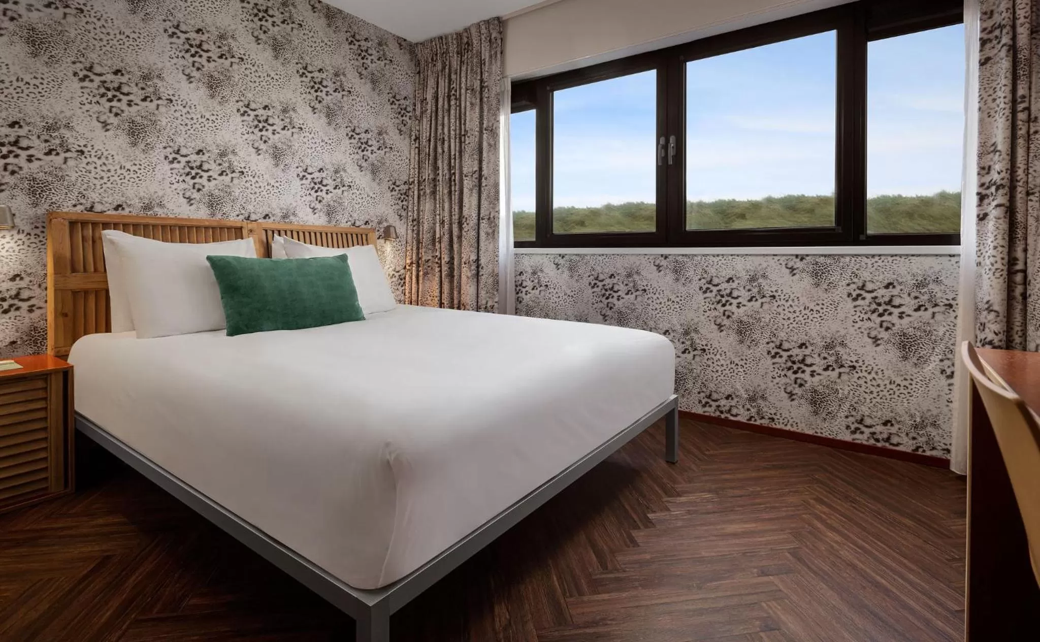 Comfort Room Landside in Beachhouse Hotel