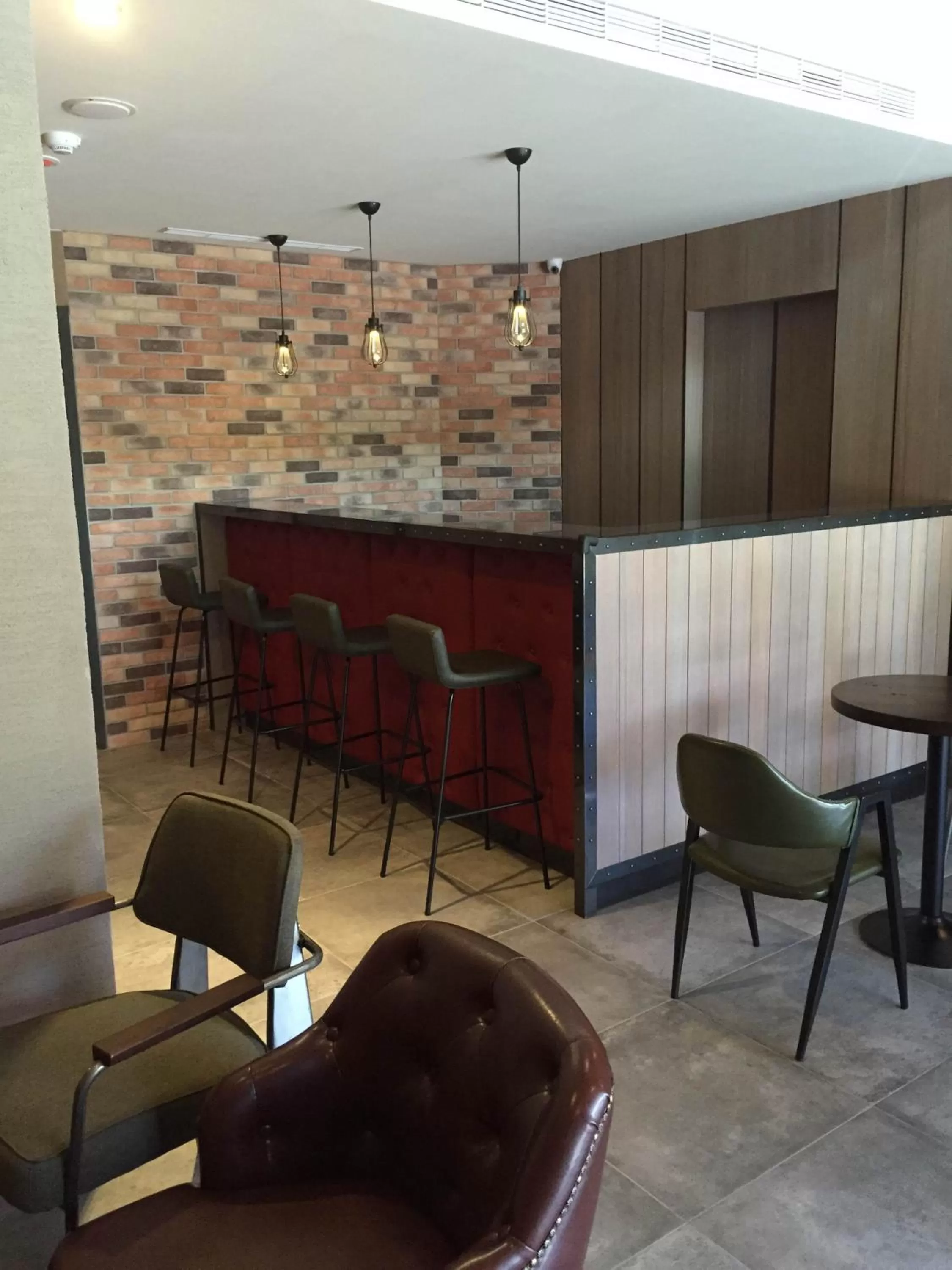 Restaurant/places to eat in Just Live Inn-Keelung