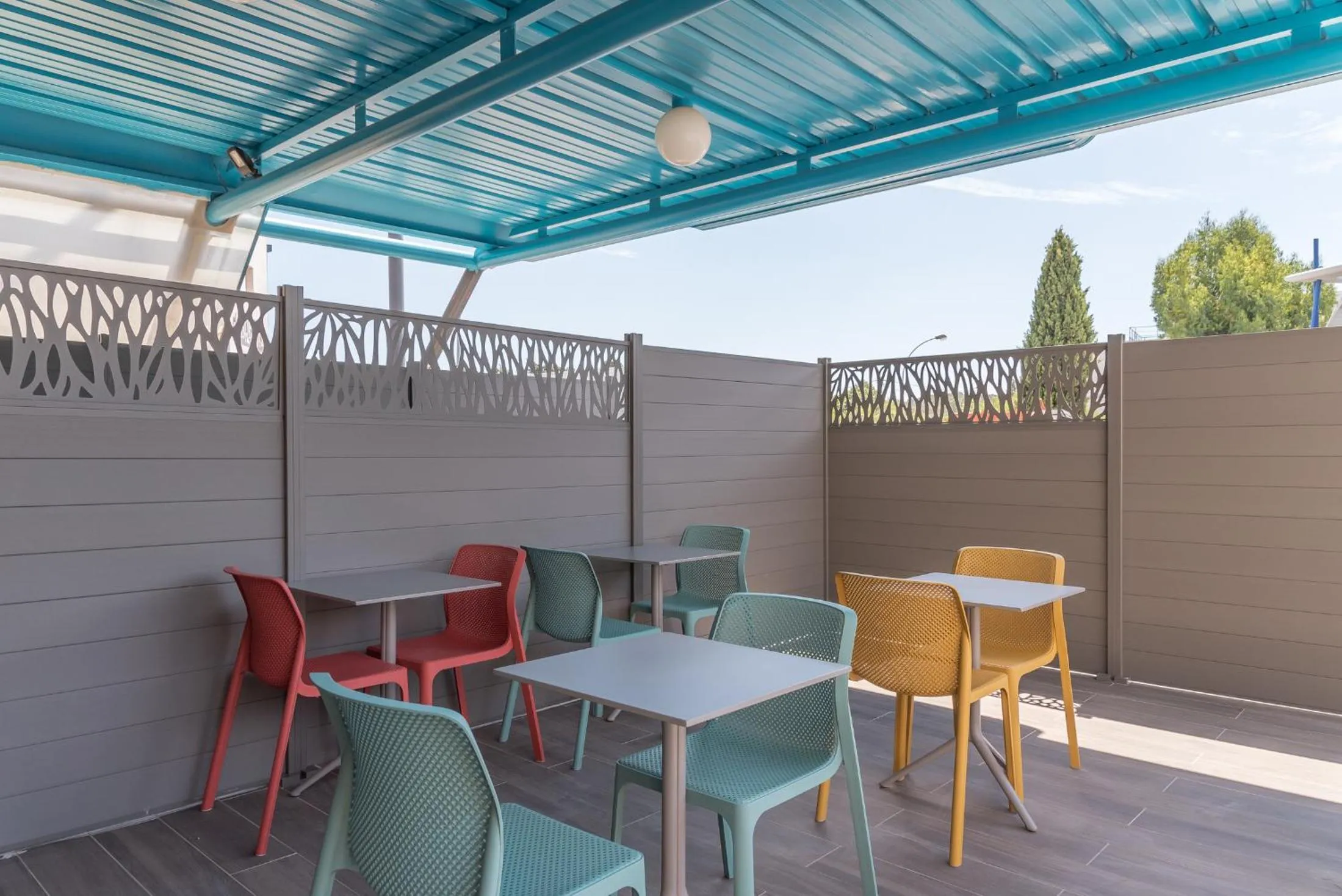 Patio in KYRIAD DIRECT TOULON OUEST - La Seyne sur Mer