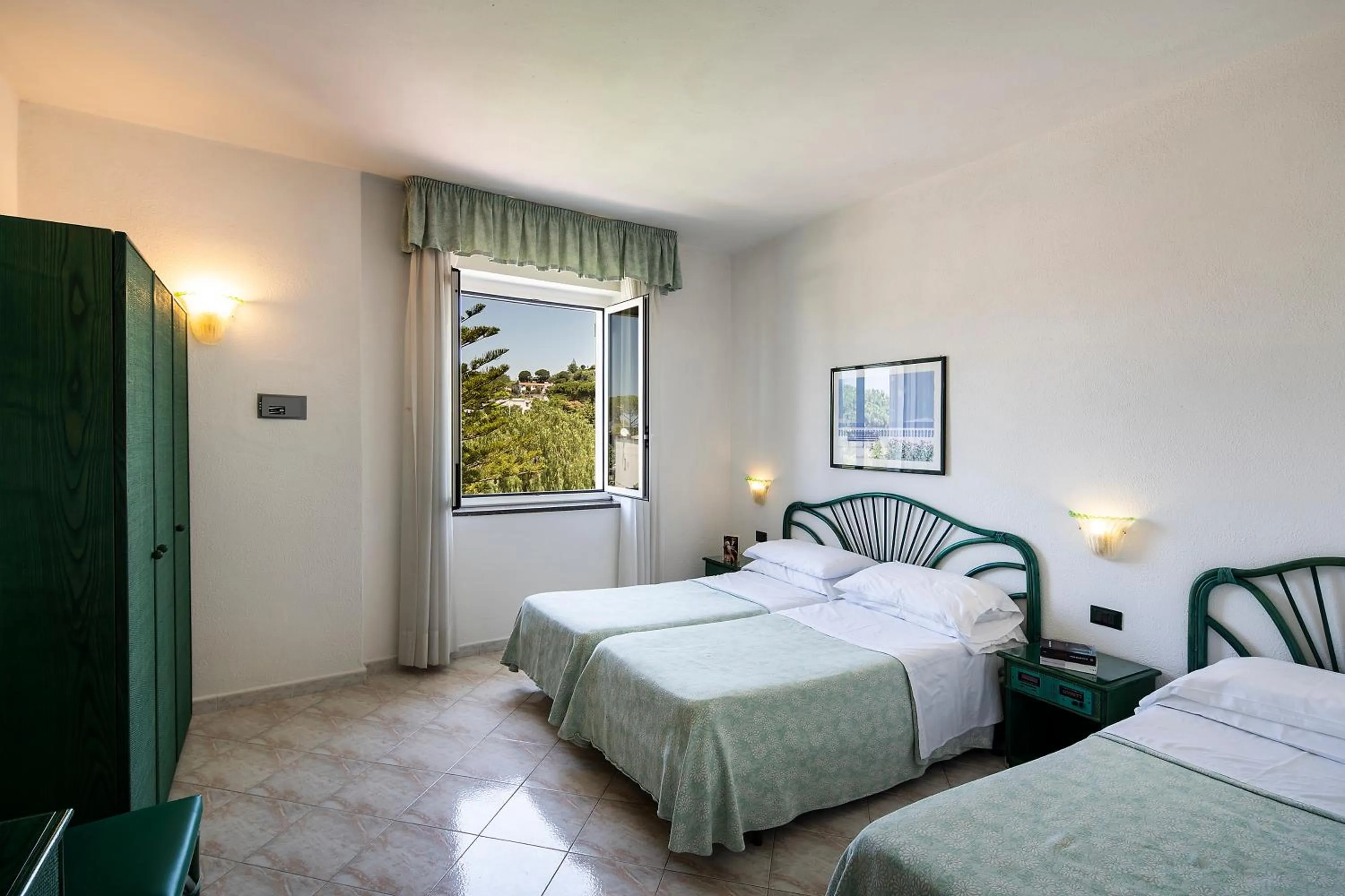 Photo of the whole room in Hotel Terme Royal Palm