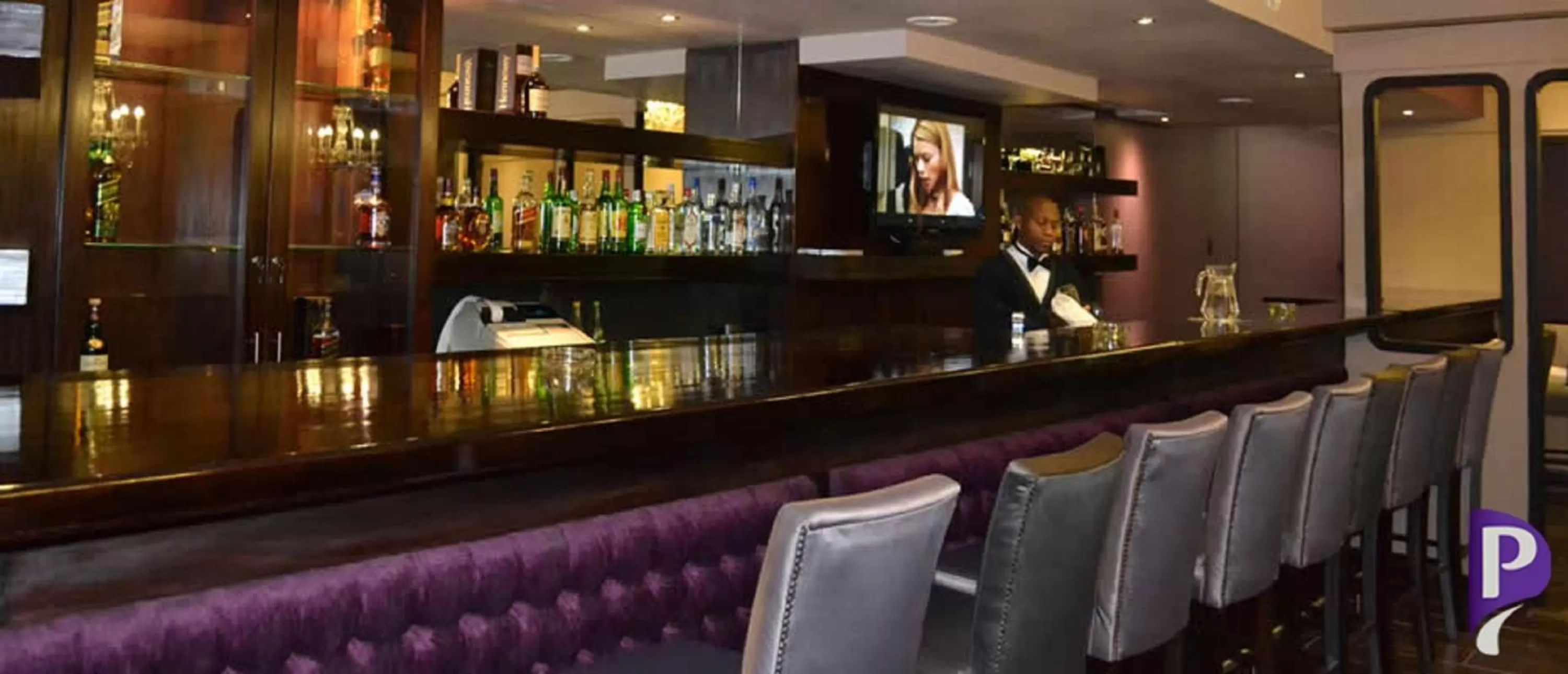 Lounge or bar in President Hotel