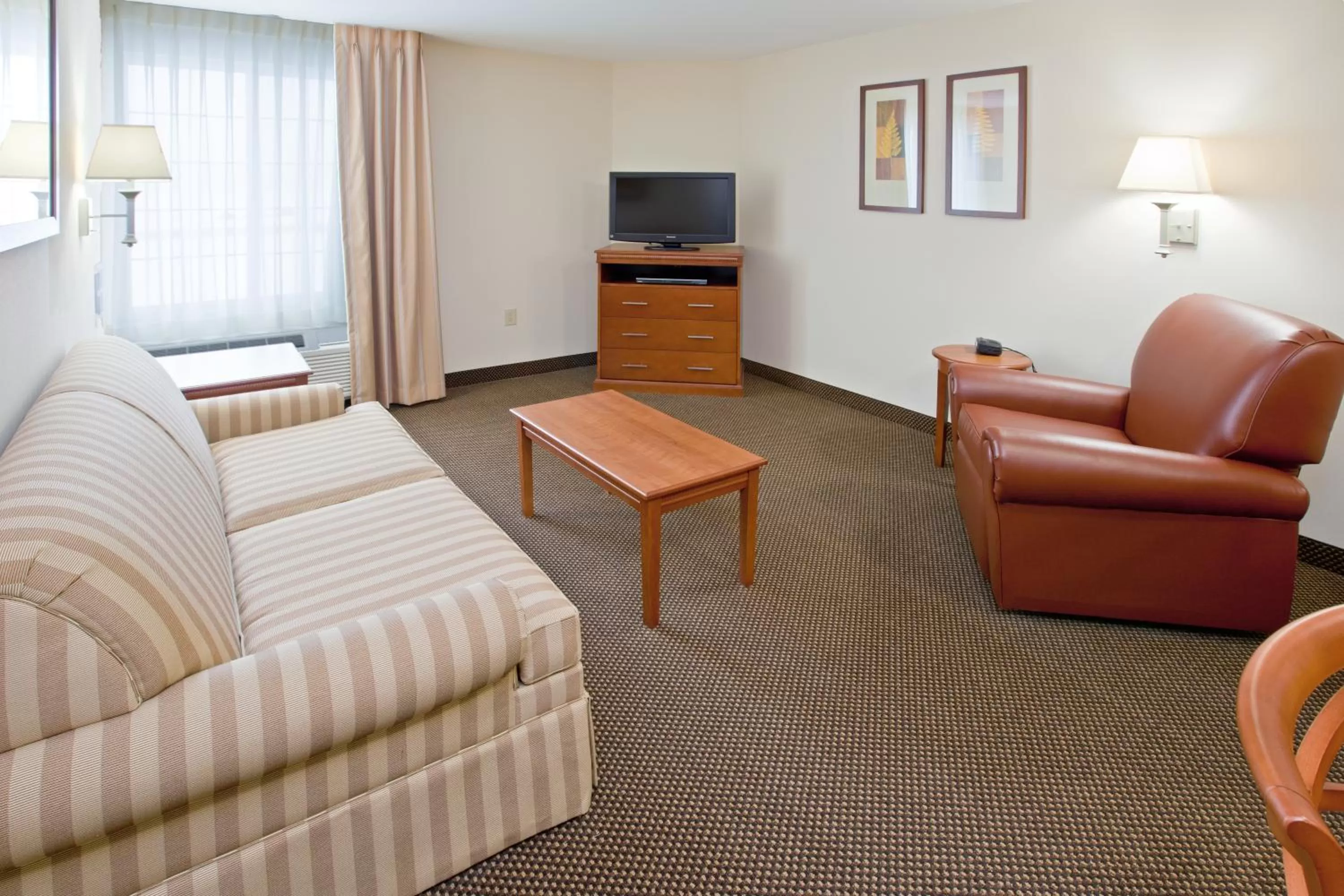 TV and multimedia in Candlewood Suites Radcliff - Fort Knox by IHG