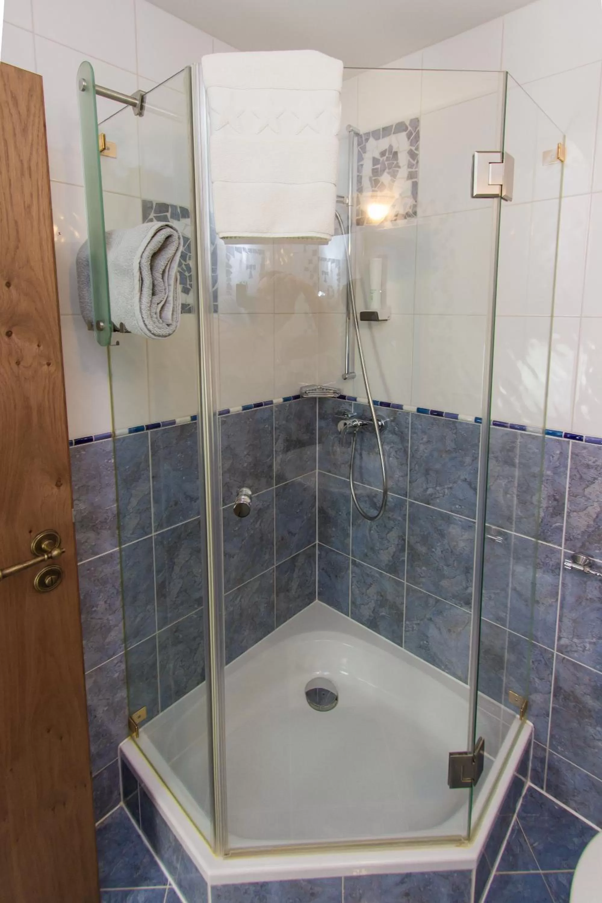 Photo of the whole room in Hotel Alpenblick