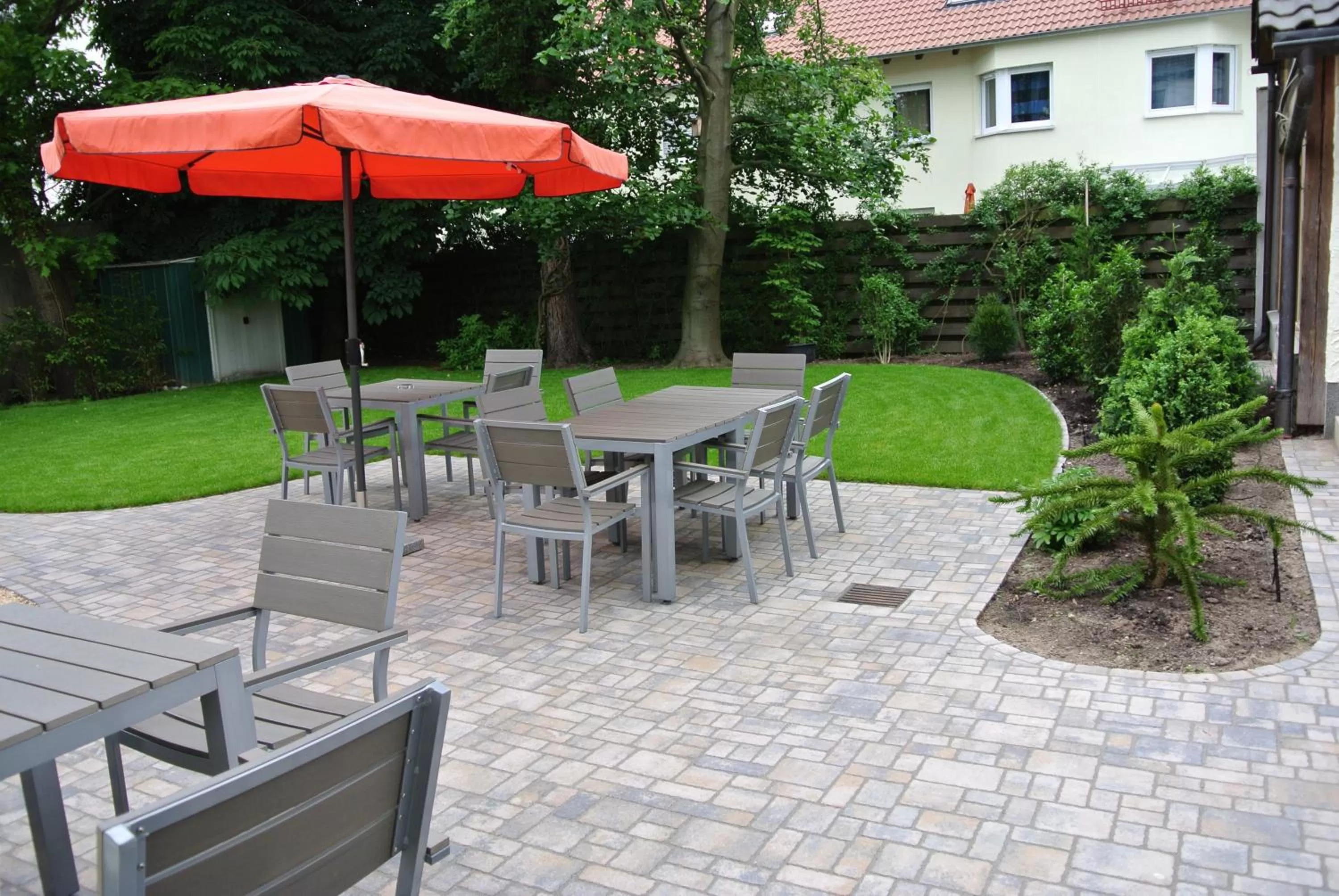 Garden in Nürnberger Trichter Family-Business Hotel Garni