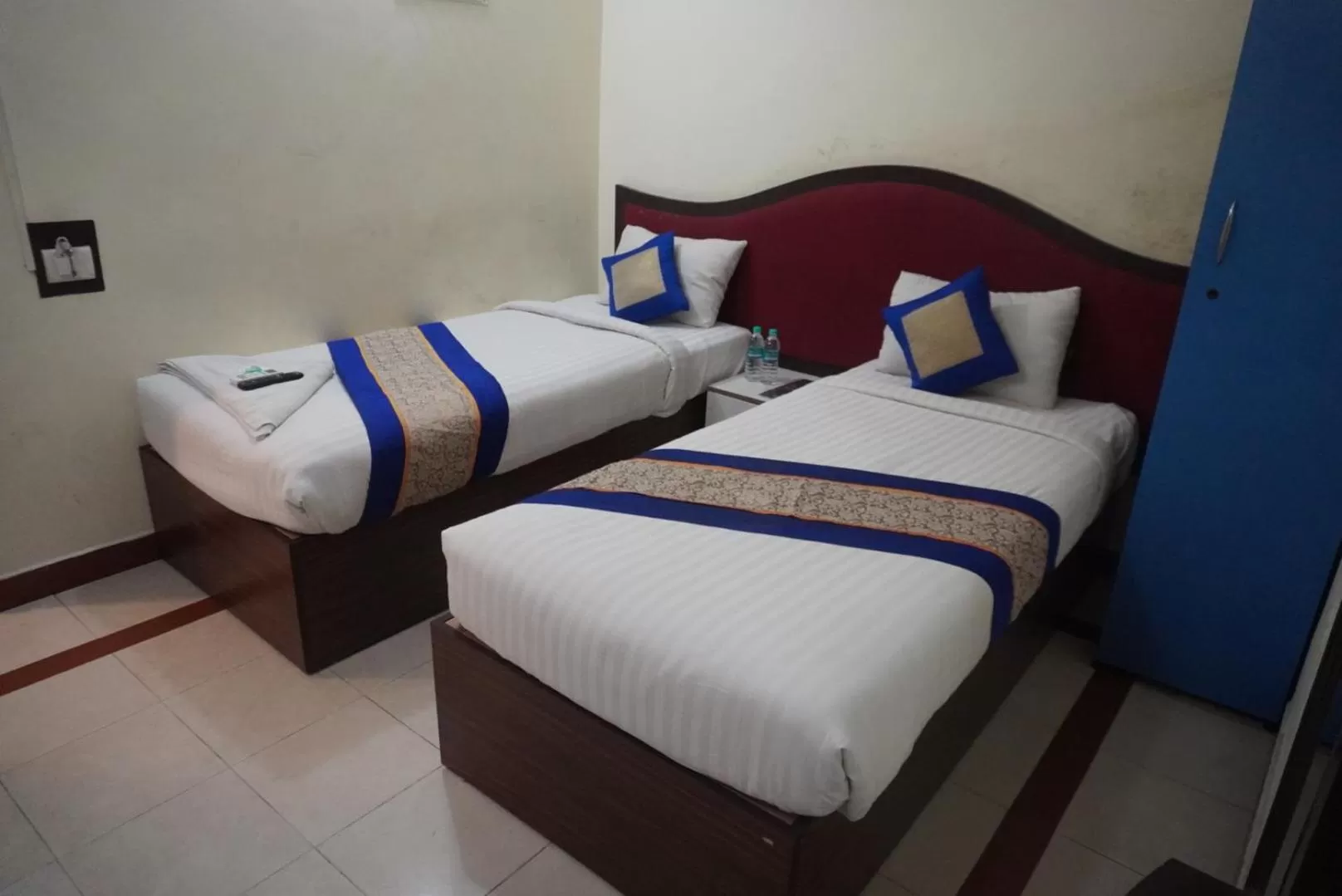 Photo of the whole room, Bed in The Dolphin Park Hotel, Virugambakkam