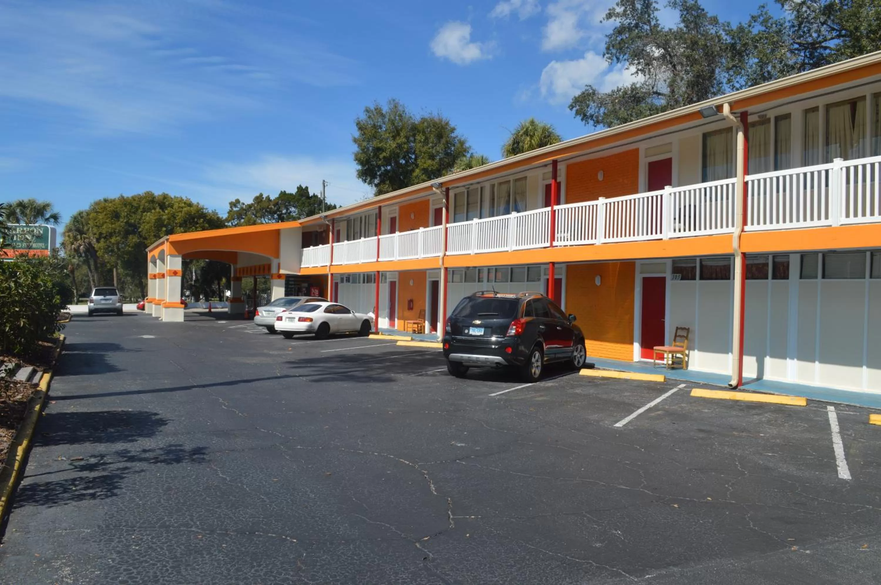 Property building in Tarpon Inn