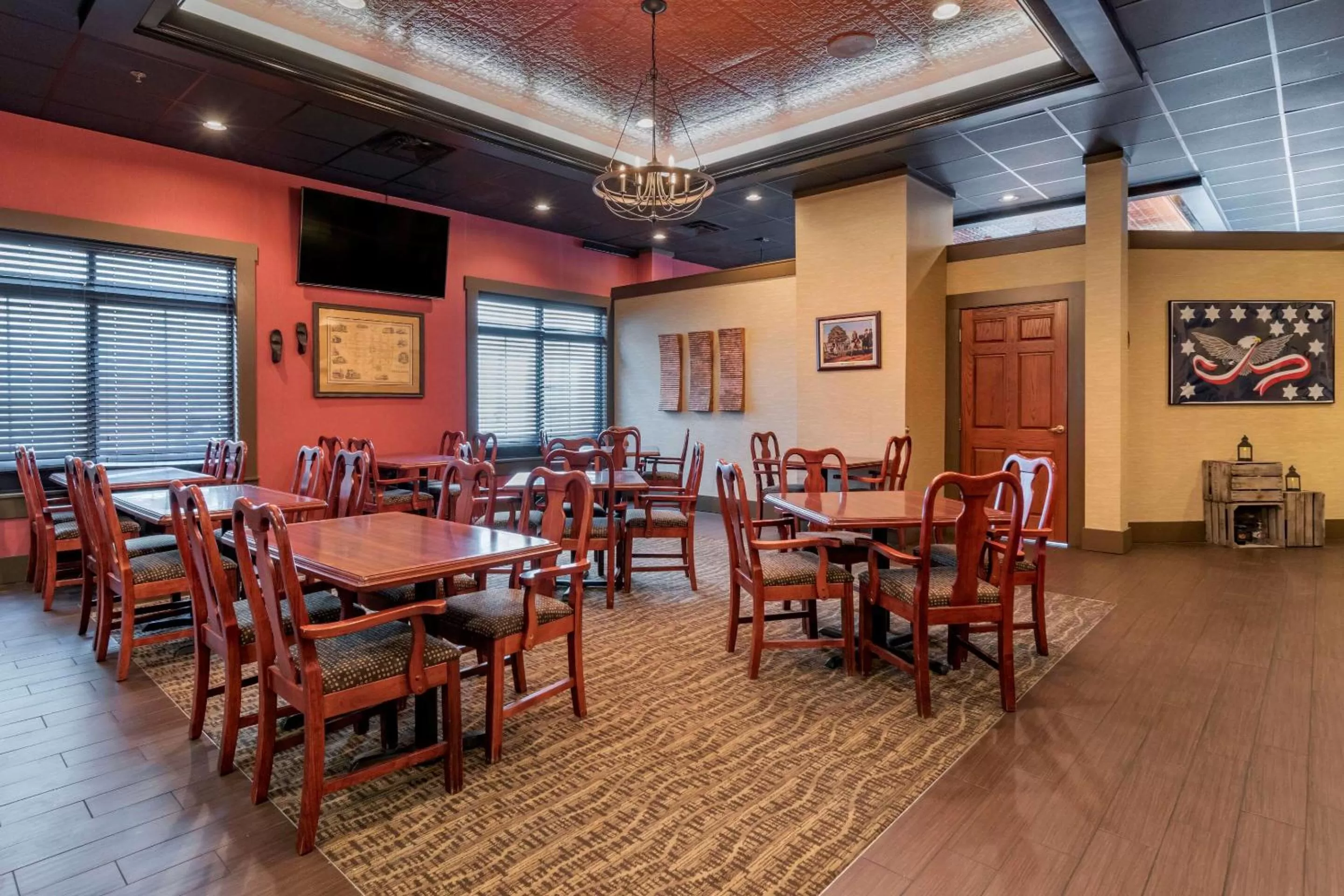 Restaurant/places to eat in Comfort Suites Downtown Carlisle