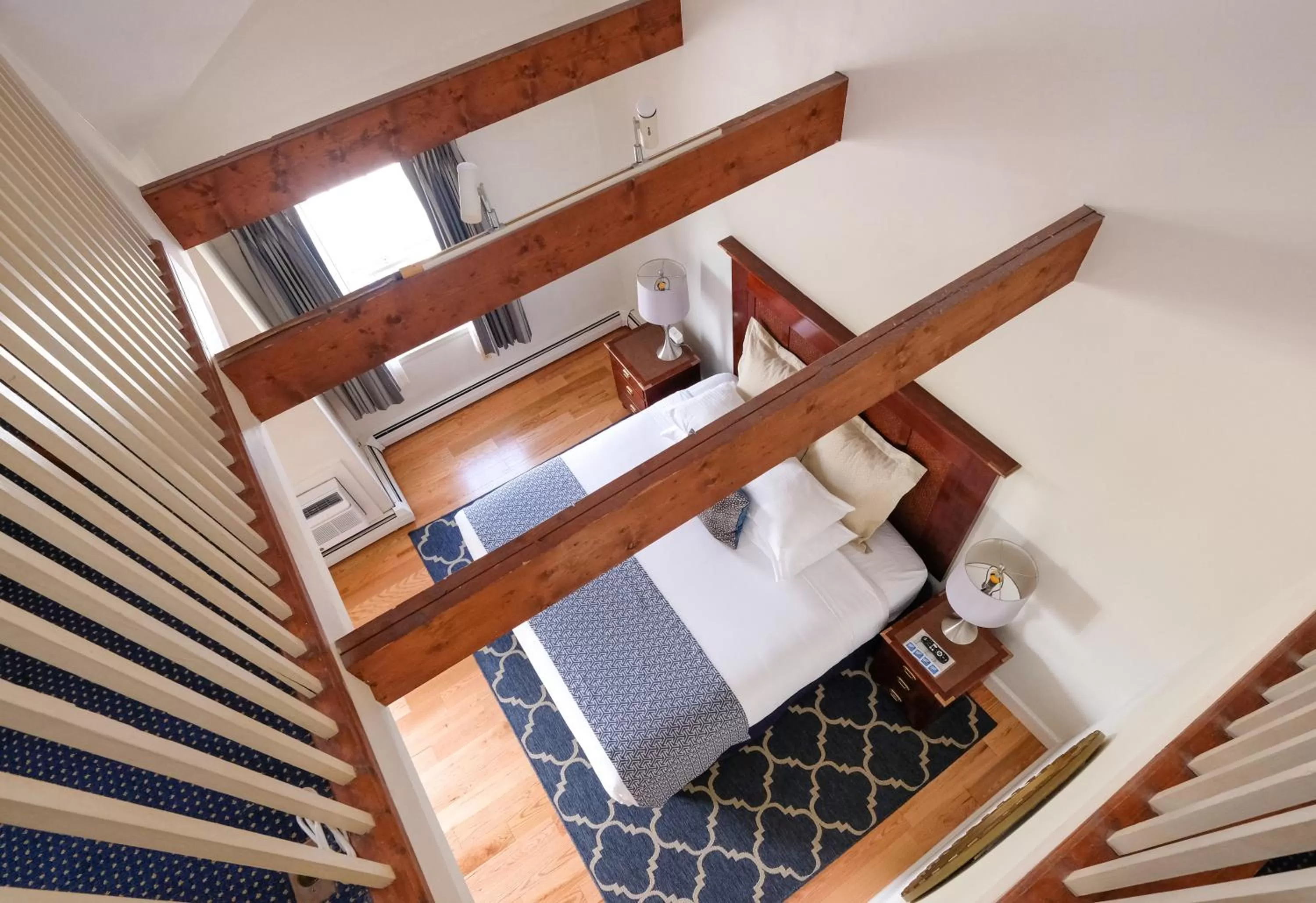 Bedroom, Bathroom in Harborside Inn