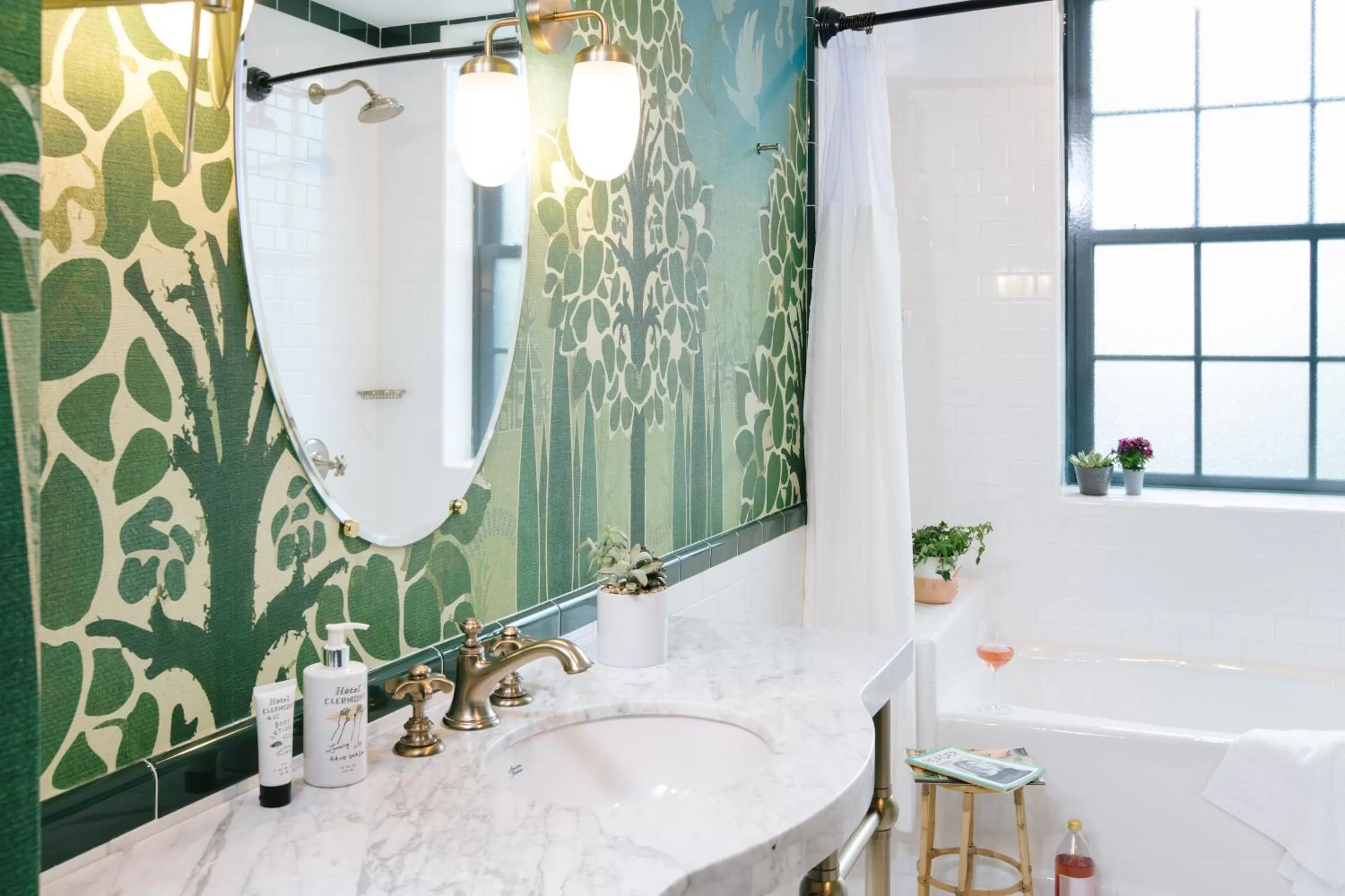 Bathroom in Hotel Clermont Atlanta, by Oliver