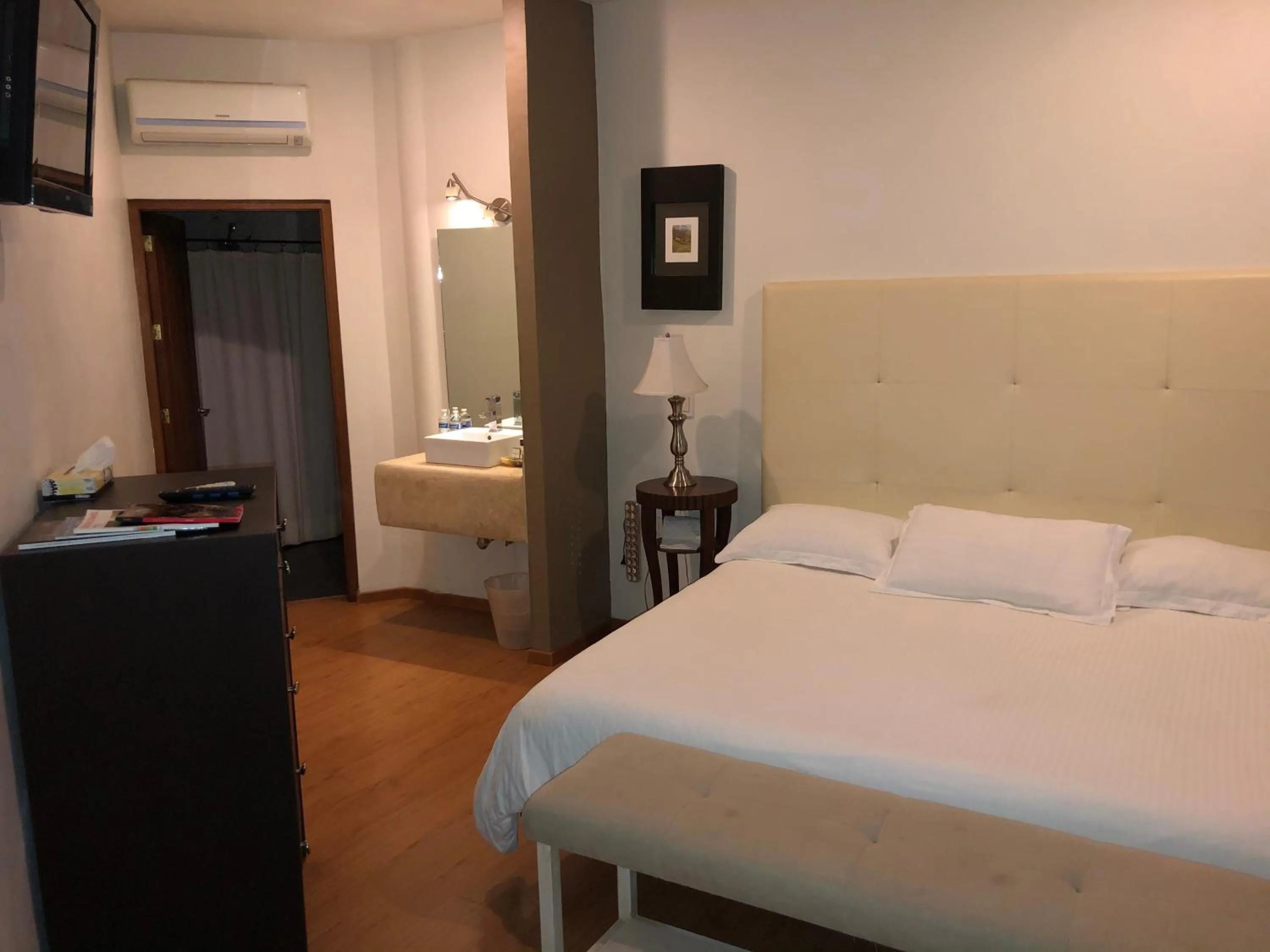 Photo of the whole room, Bed in Casa Mateo Hotel Boutique