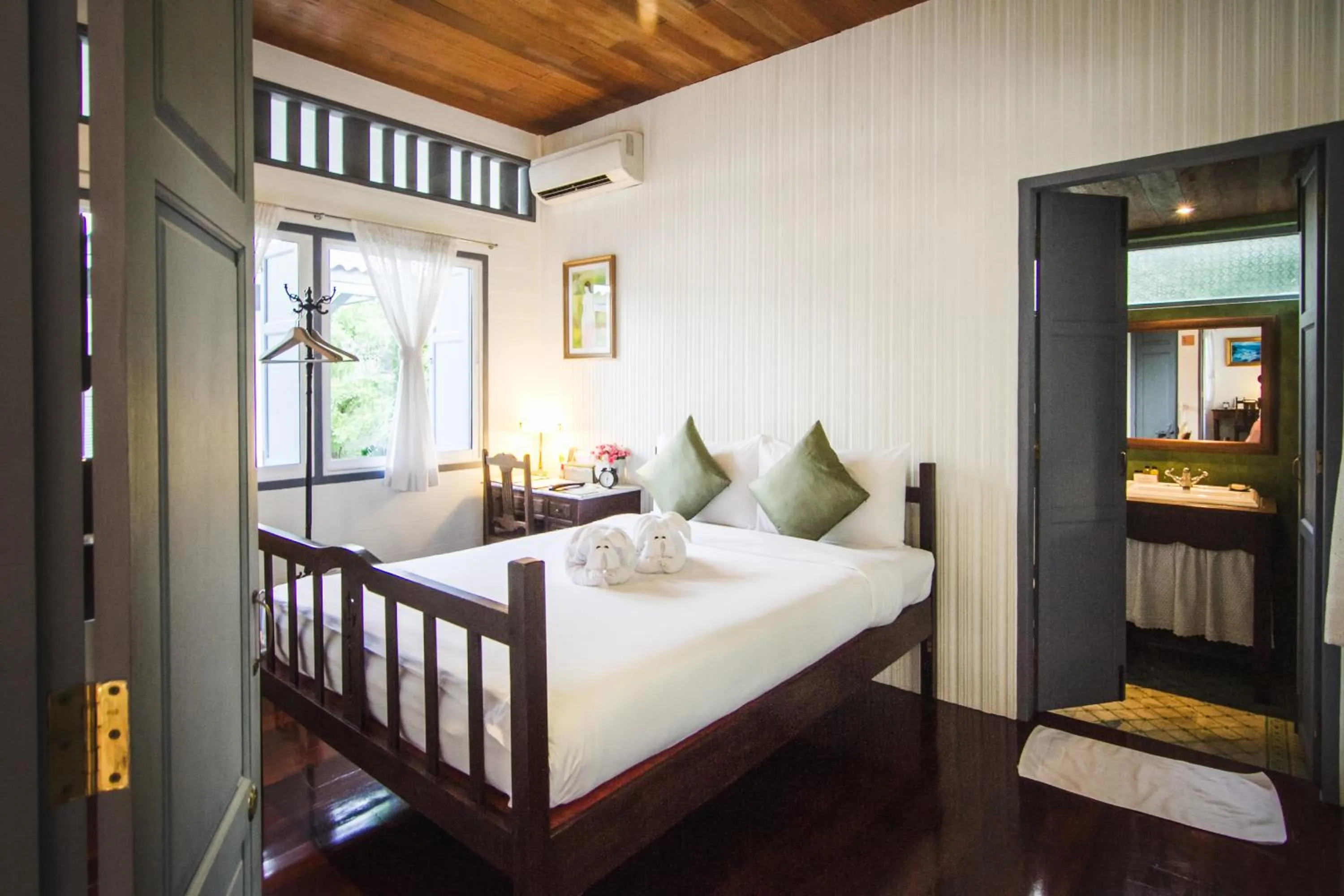 Bed in Baan Noppawong