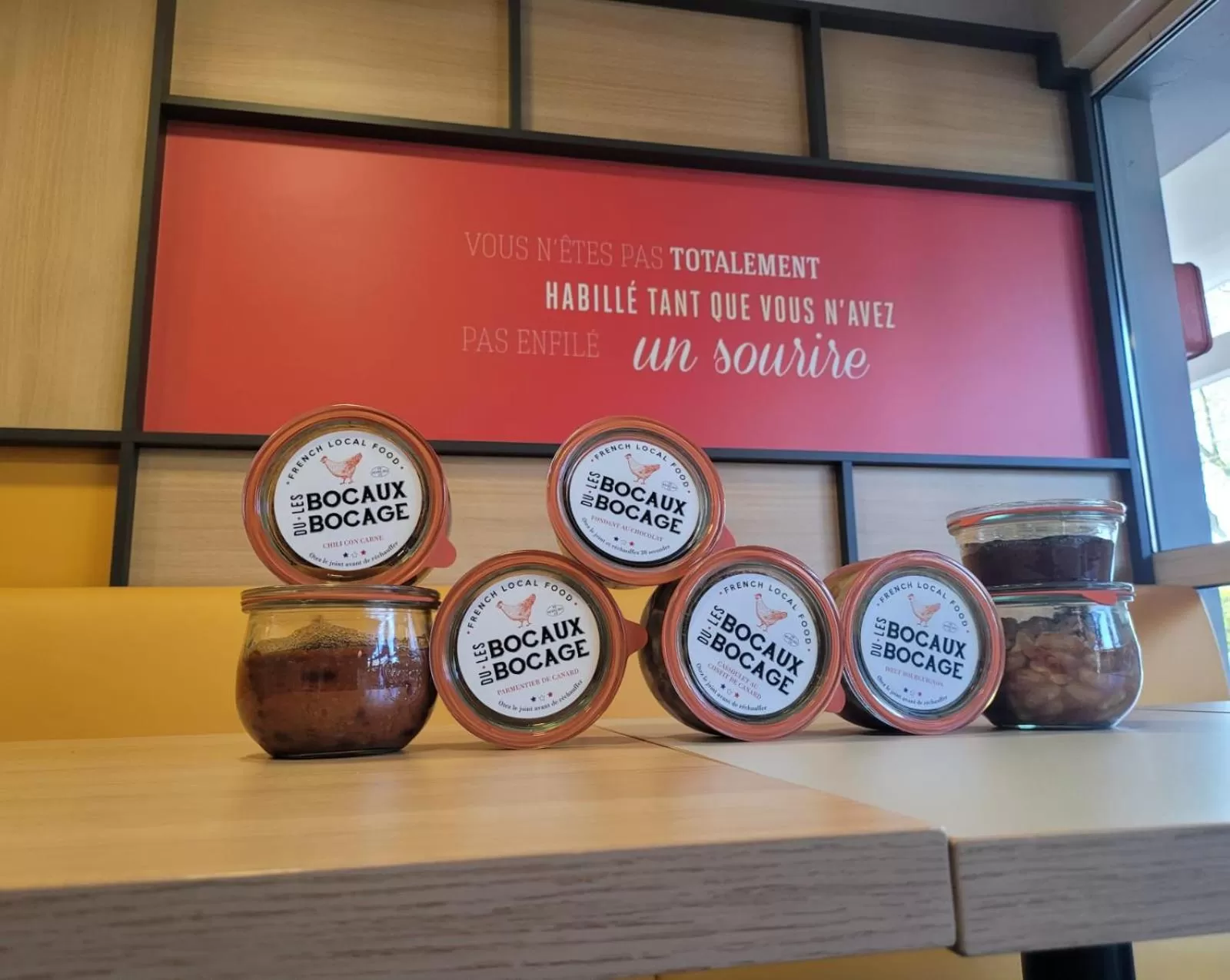 Restaurant/places to eat in B&B HOTEL Lyon Vénissieux