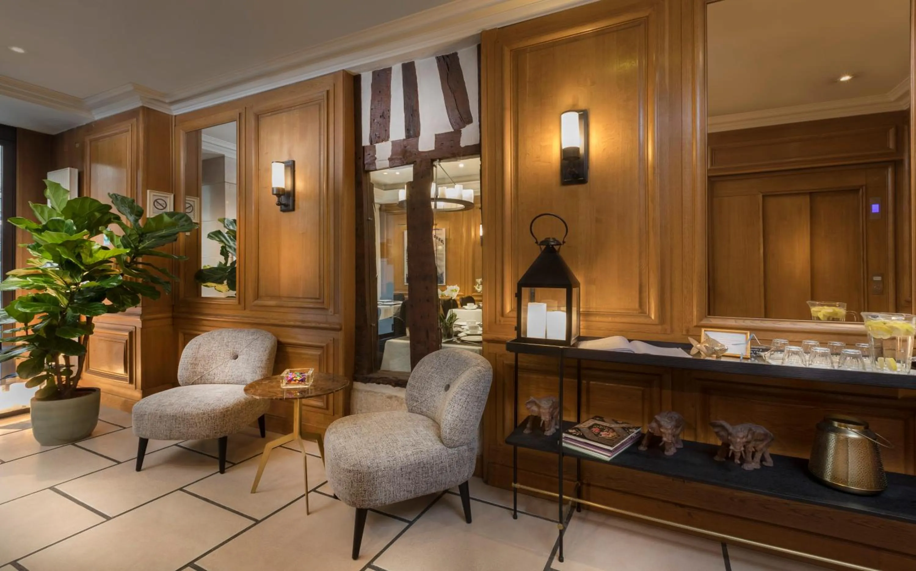 Lobby or reception in Dauphine Saint Germain