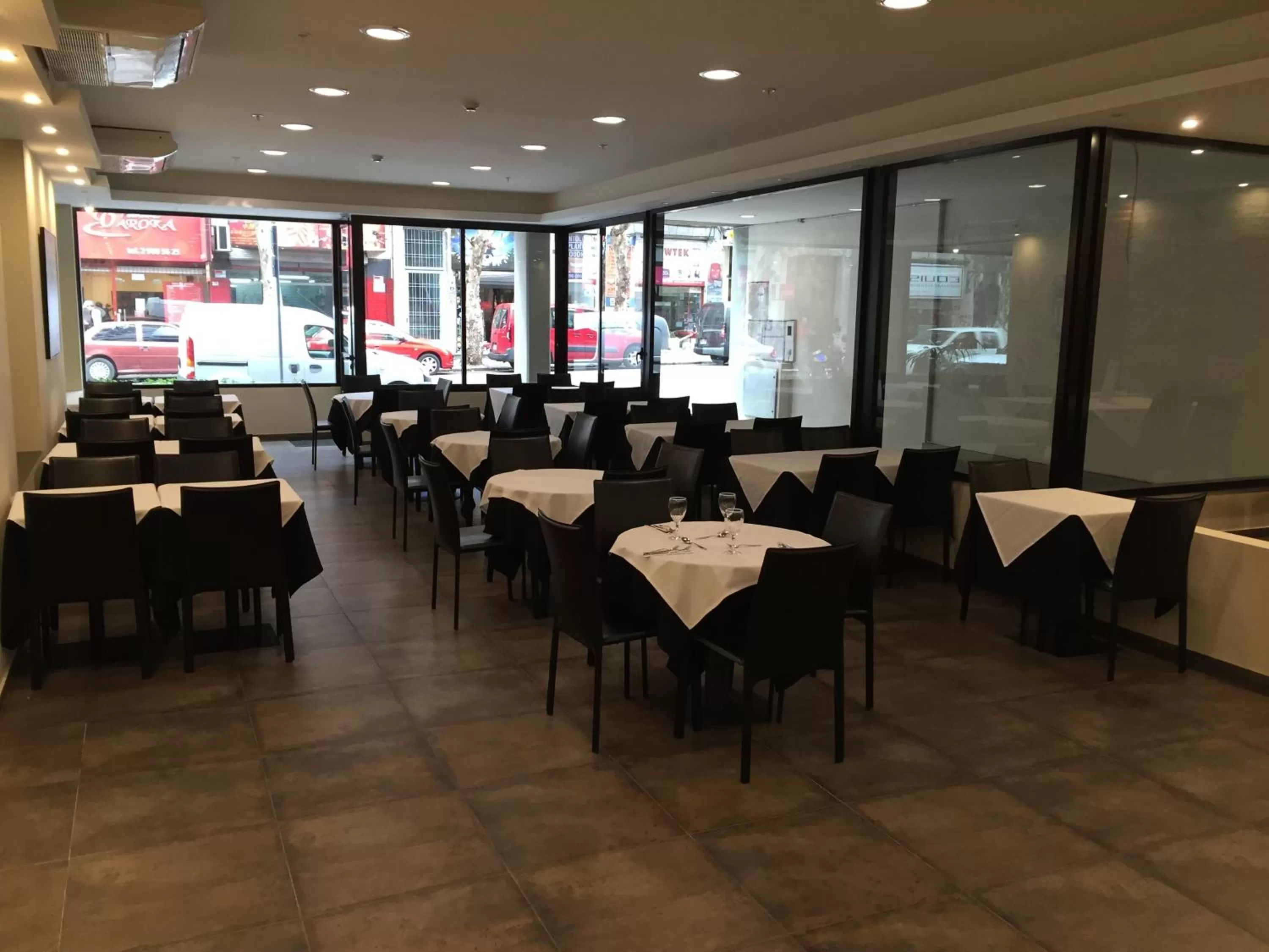 Restaurant/places to eat in Crystal Tower