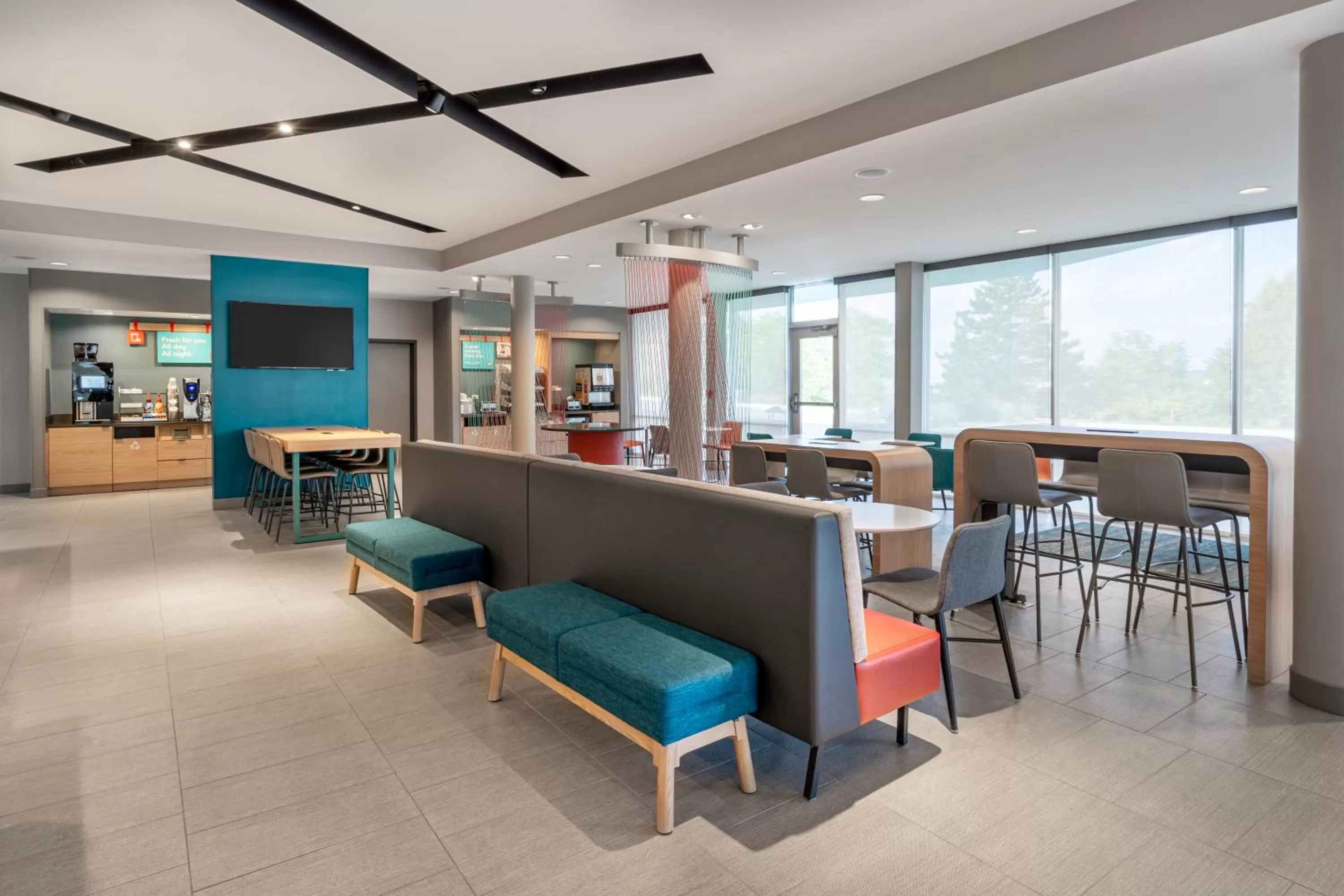Lobby or reception in avid hotels Milwaukee West - Waukesha by IHG