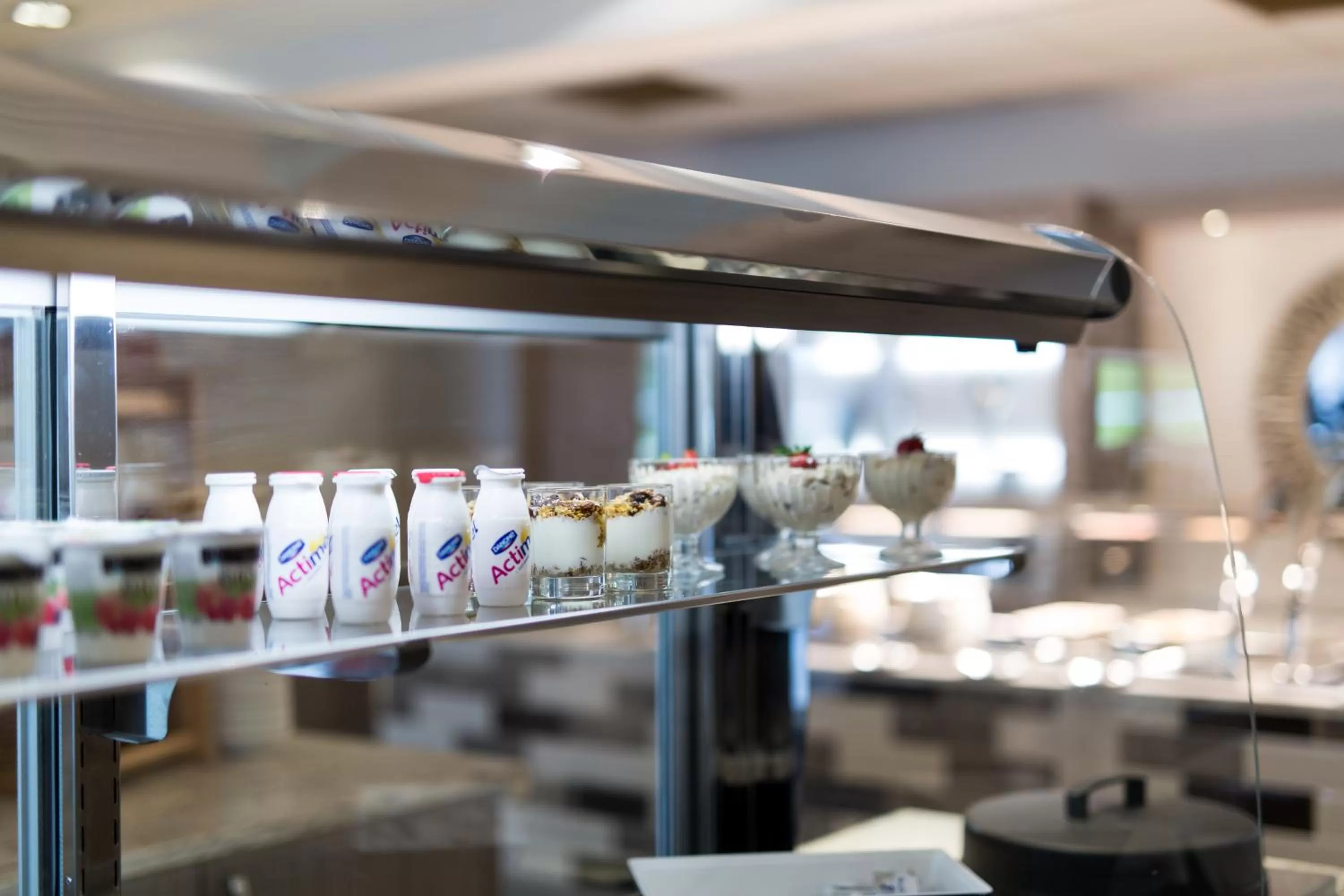 Buffet breakfast in Mercure Newcastle George Washington Hotel Golf & Spa