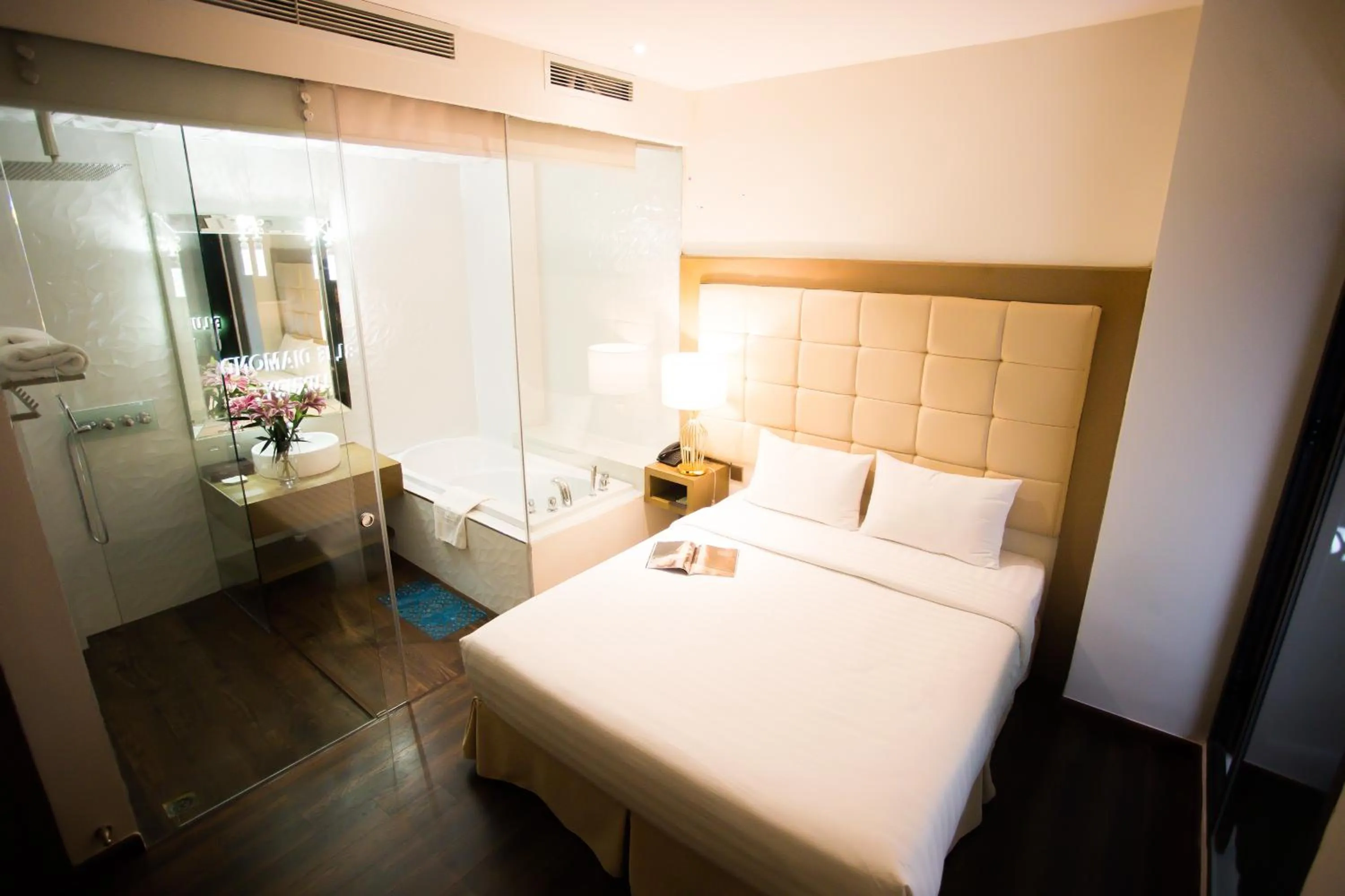 Bed in Diamond Hill Hotel