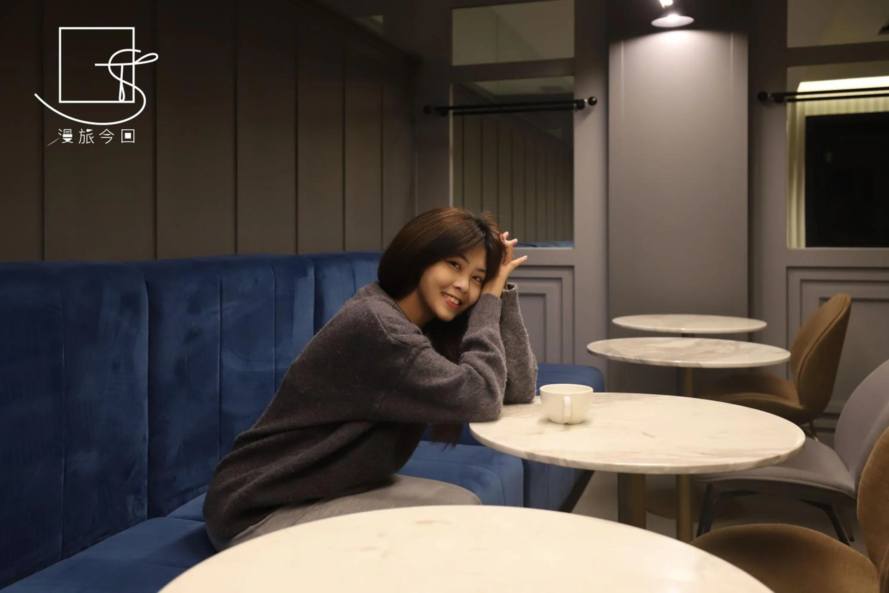 People in Slow Town Hotel-Konkai