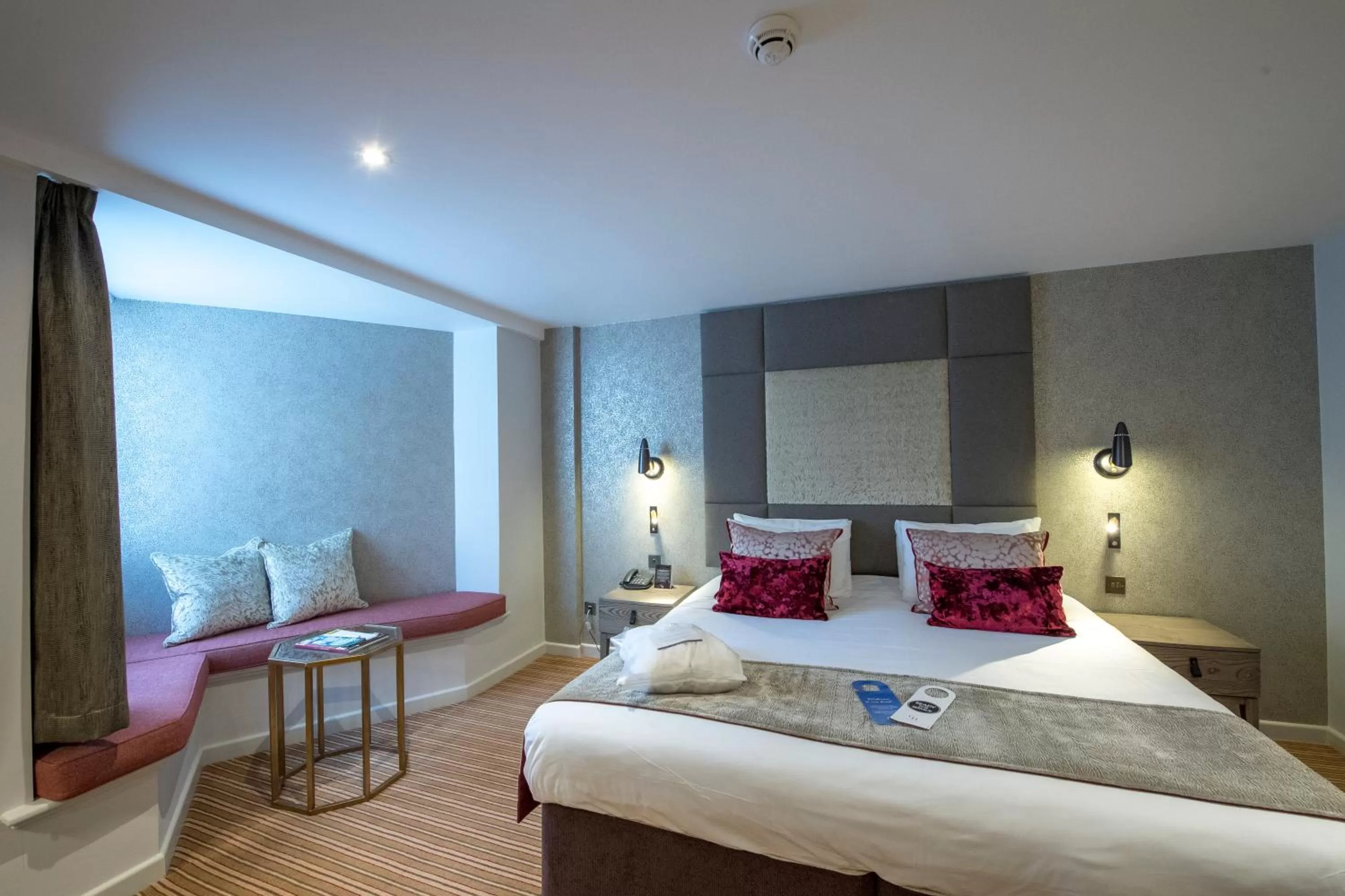 Bedroom, Bed in Gonville Hotel