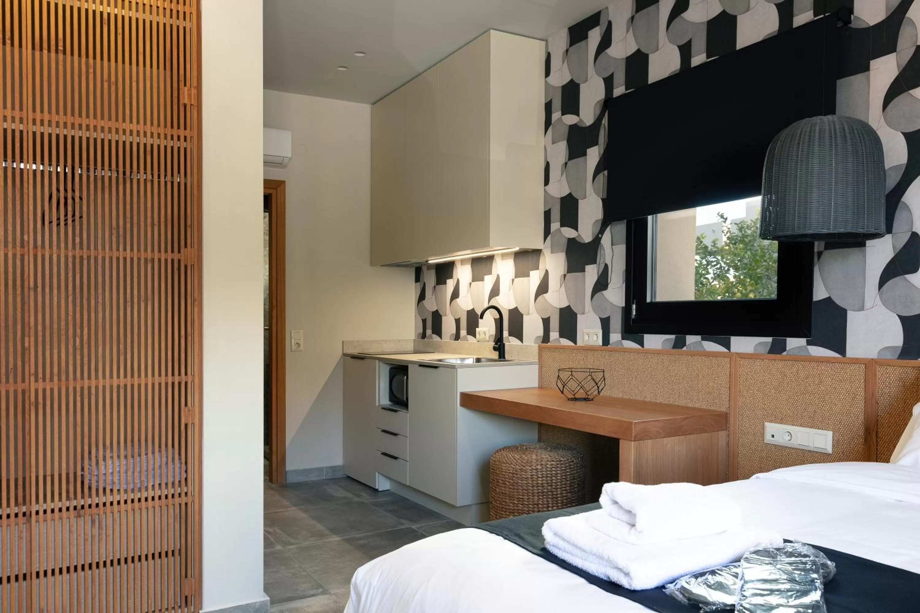 Kitchen or kitchenette, Bed in Chapter 02 Gallery Suites - ex GD Gallery Suites