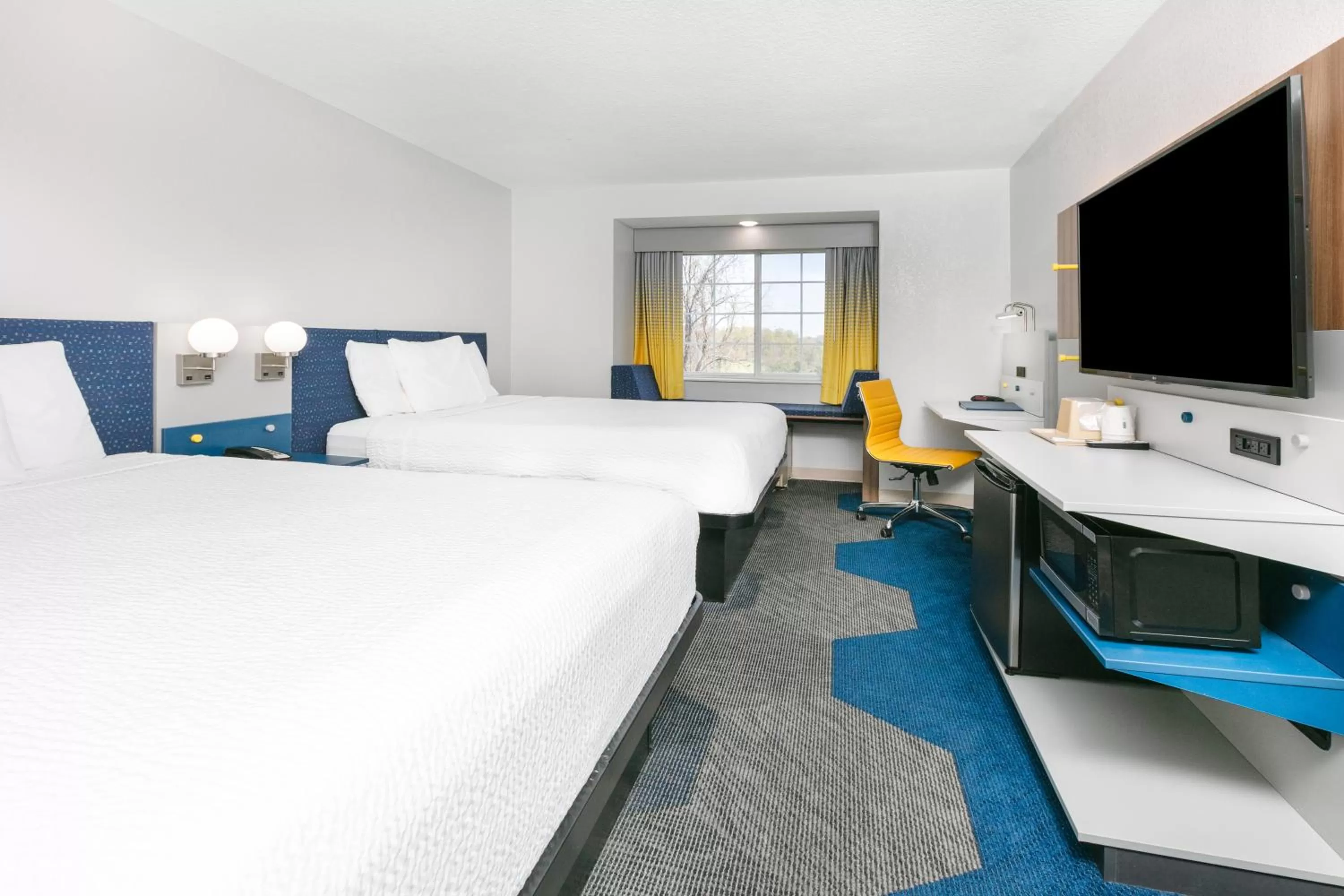 Bed in Microtel Inn by Wyndham Beckley