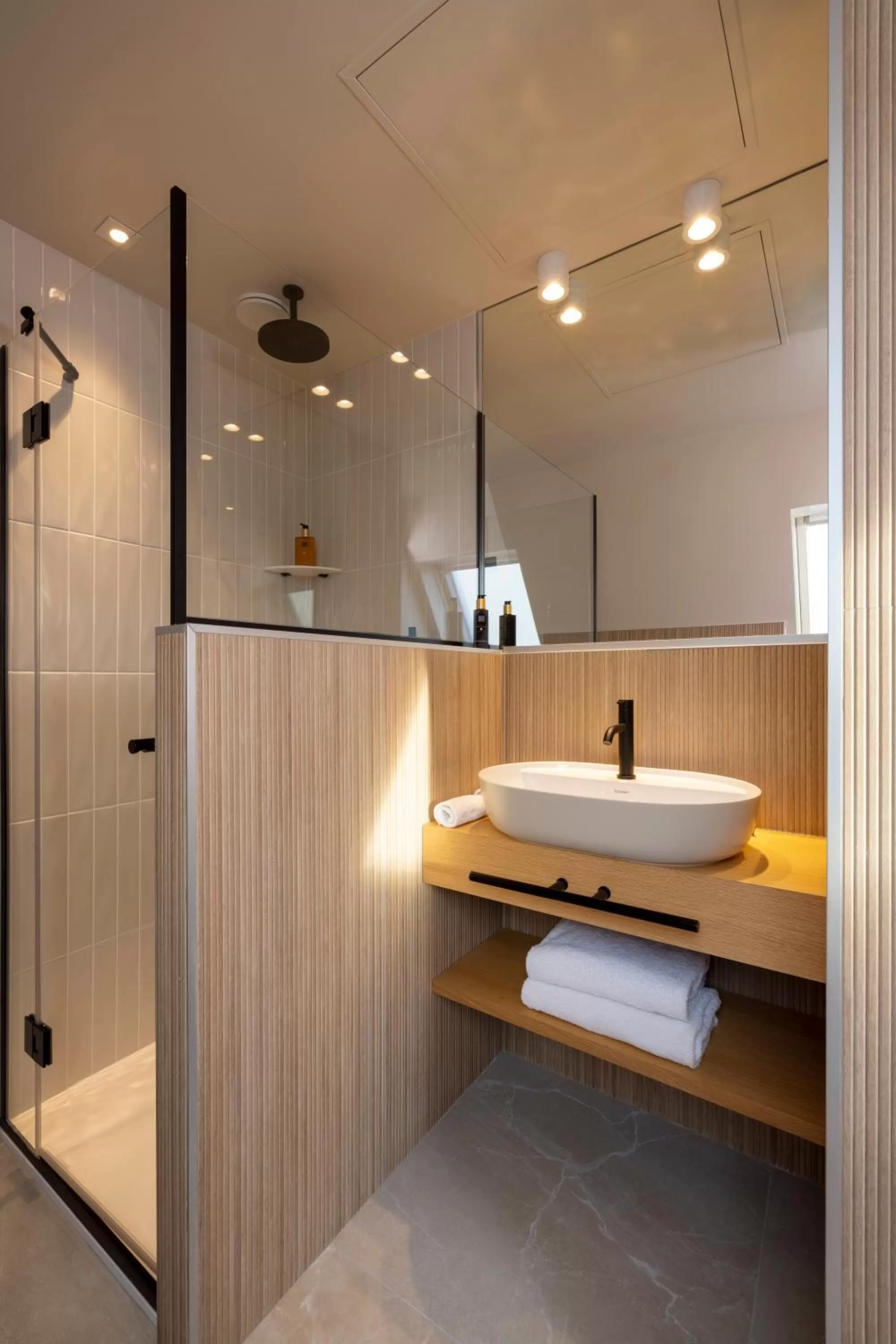 Bathroom in Hôtel Beige