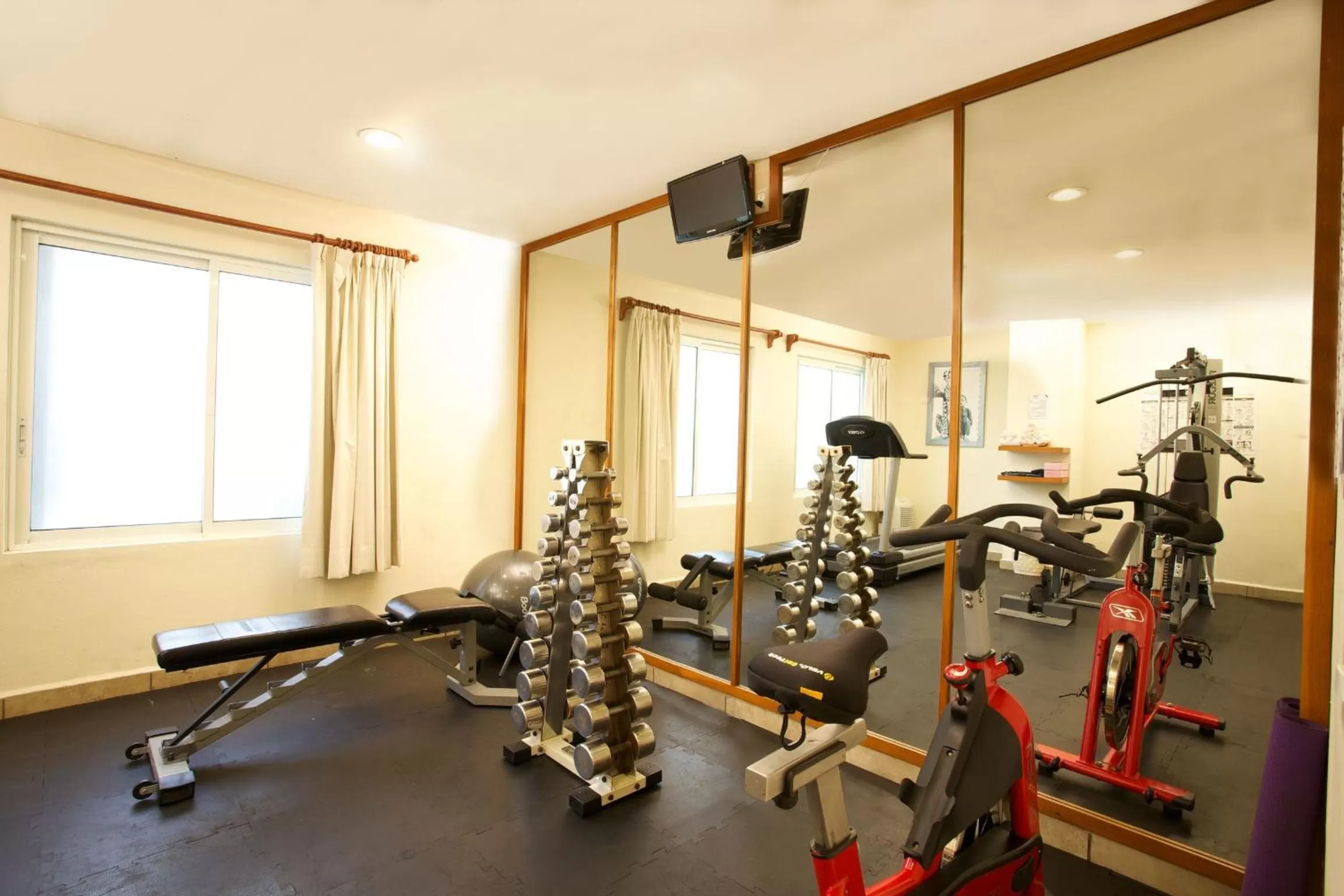 Fitness centre/facilities in Ixchel Beach Hotel