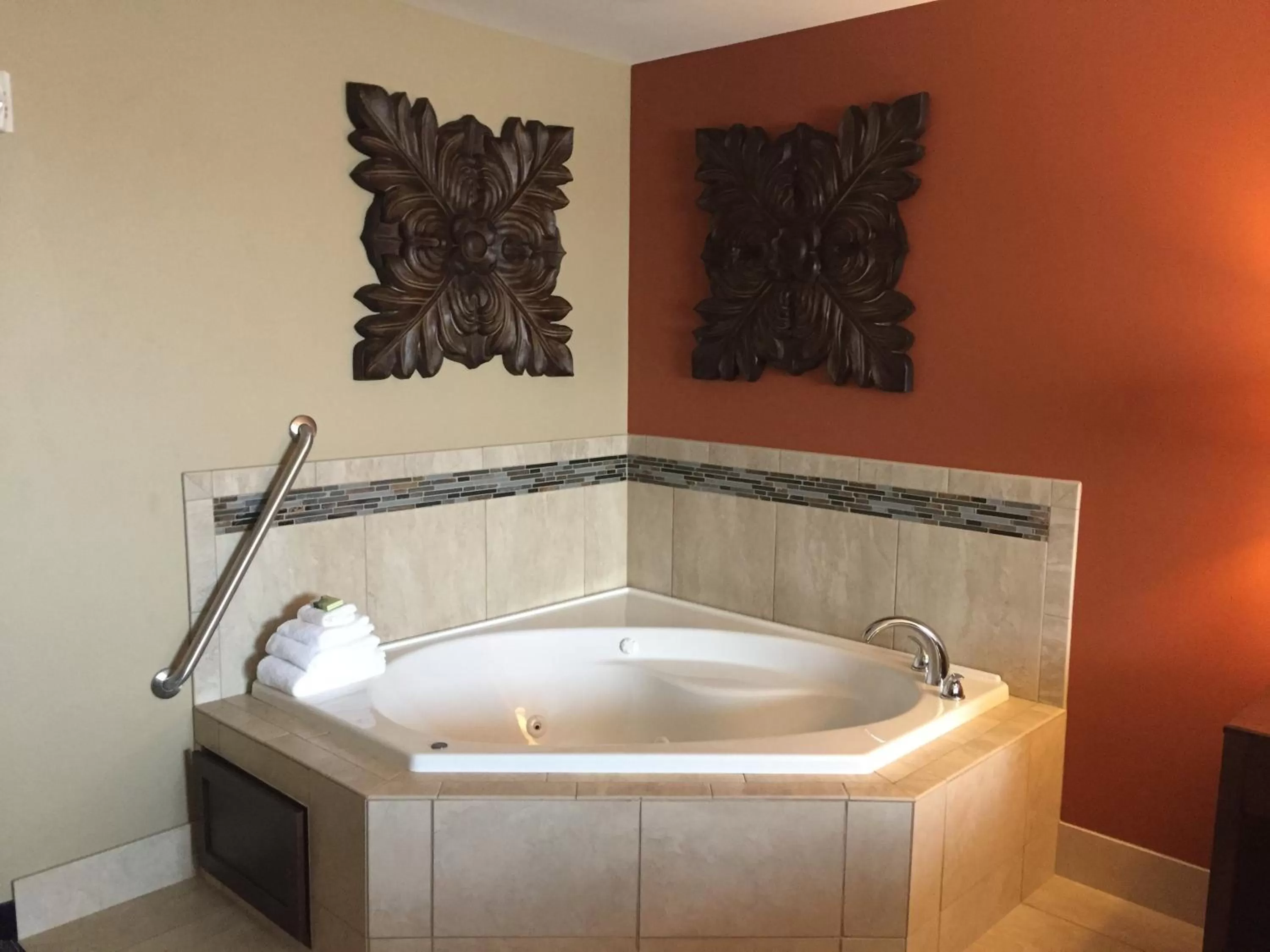 Hot Tub in Grandstay Hotel & Suites Mount Horeb - Madison
