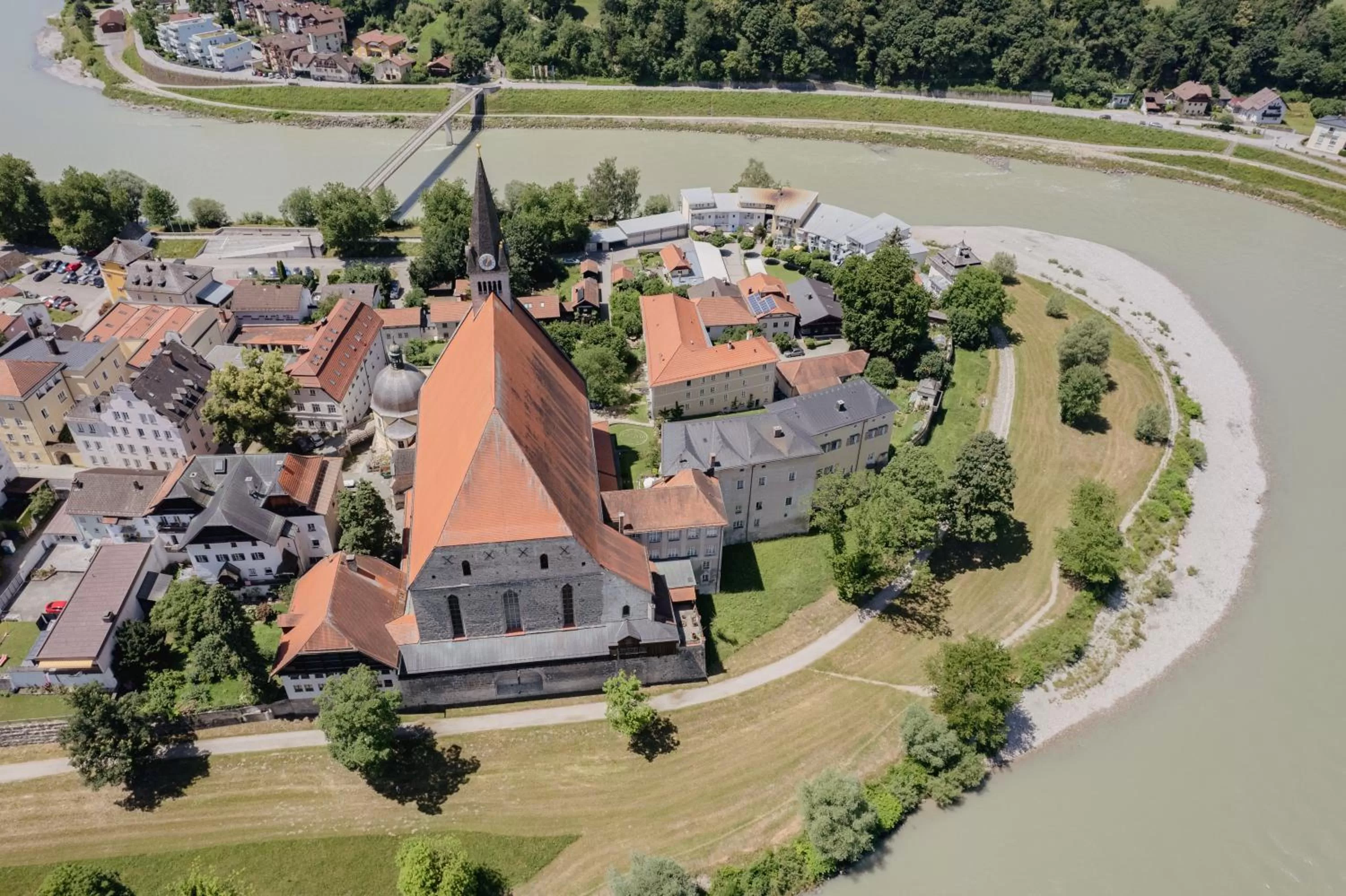 Nearby landmark in zumOXN