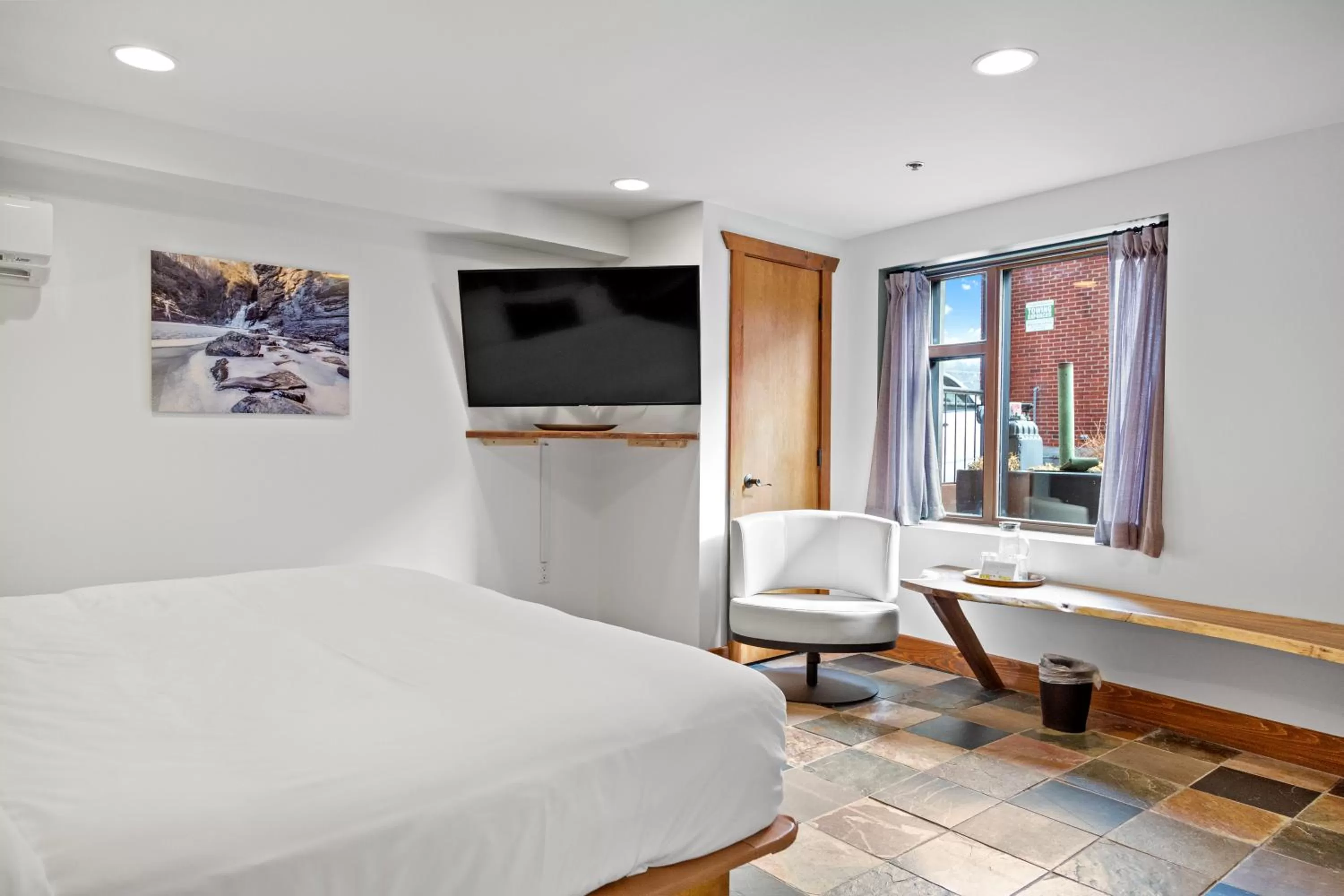 Bedroom, Bed in The Horton Hotel