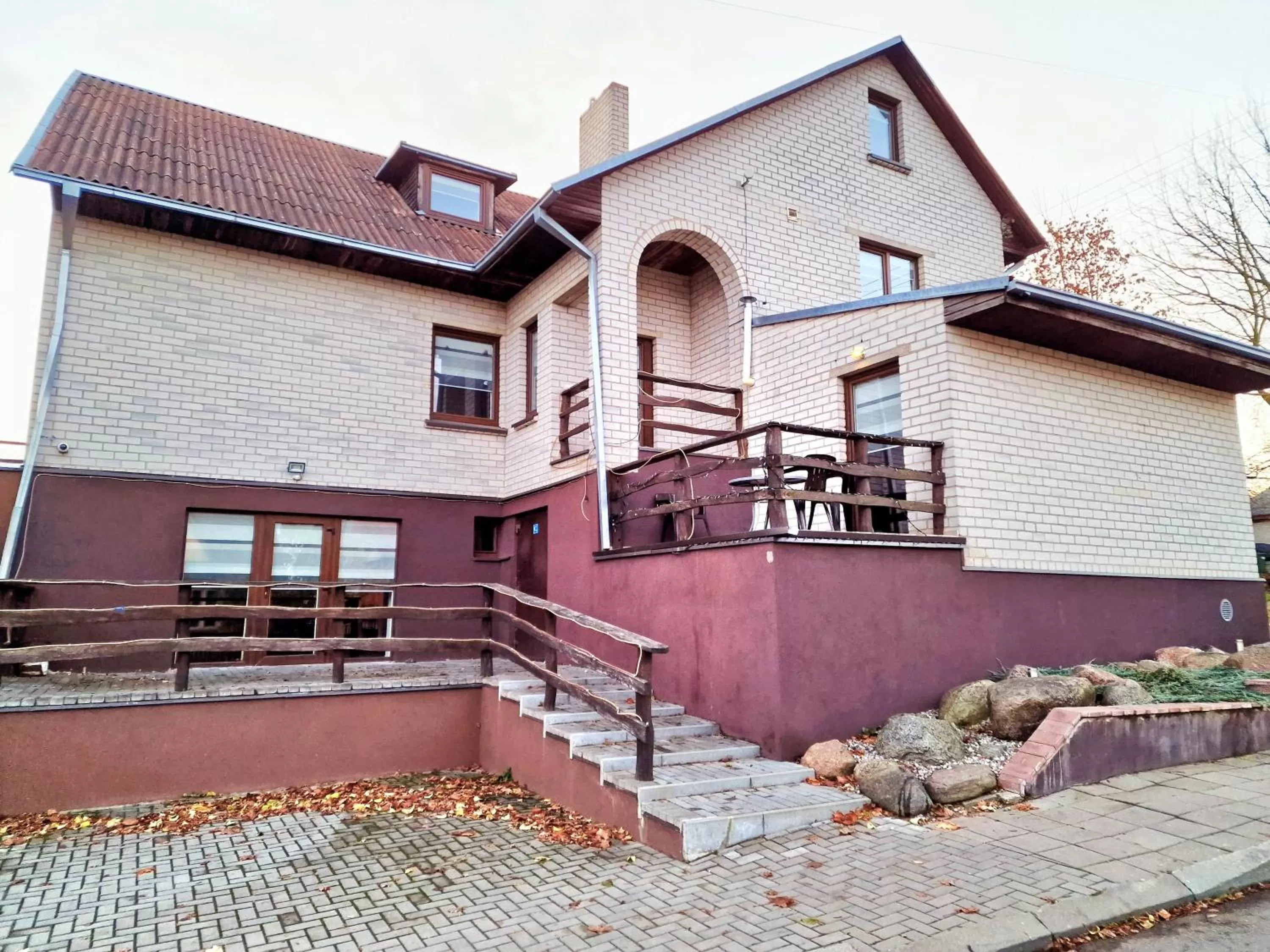 Property building in KALIDA Rooms for rent