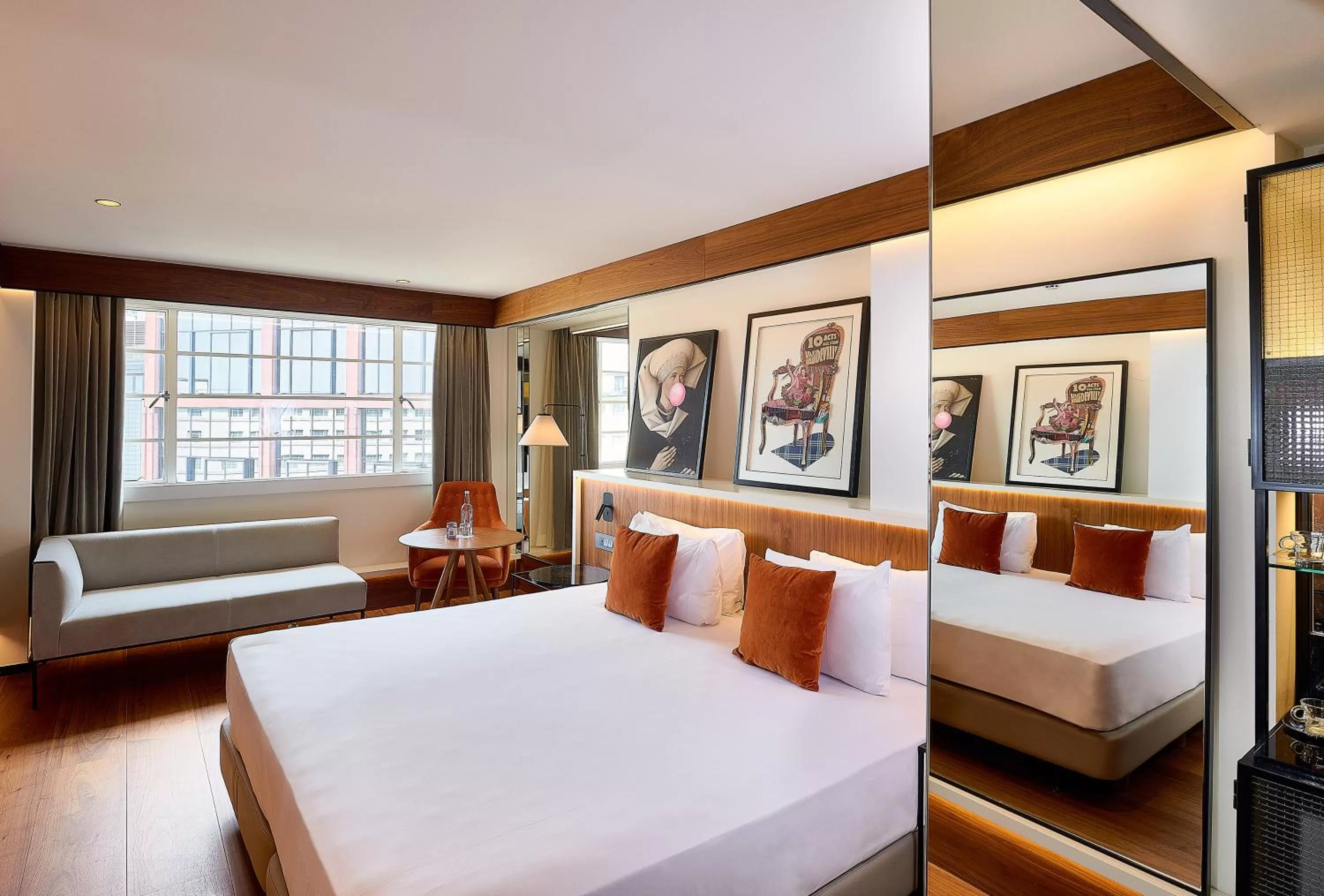 Bed in Melia White House Hotel