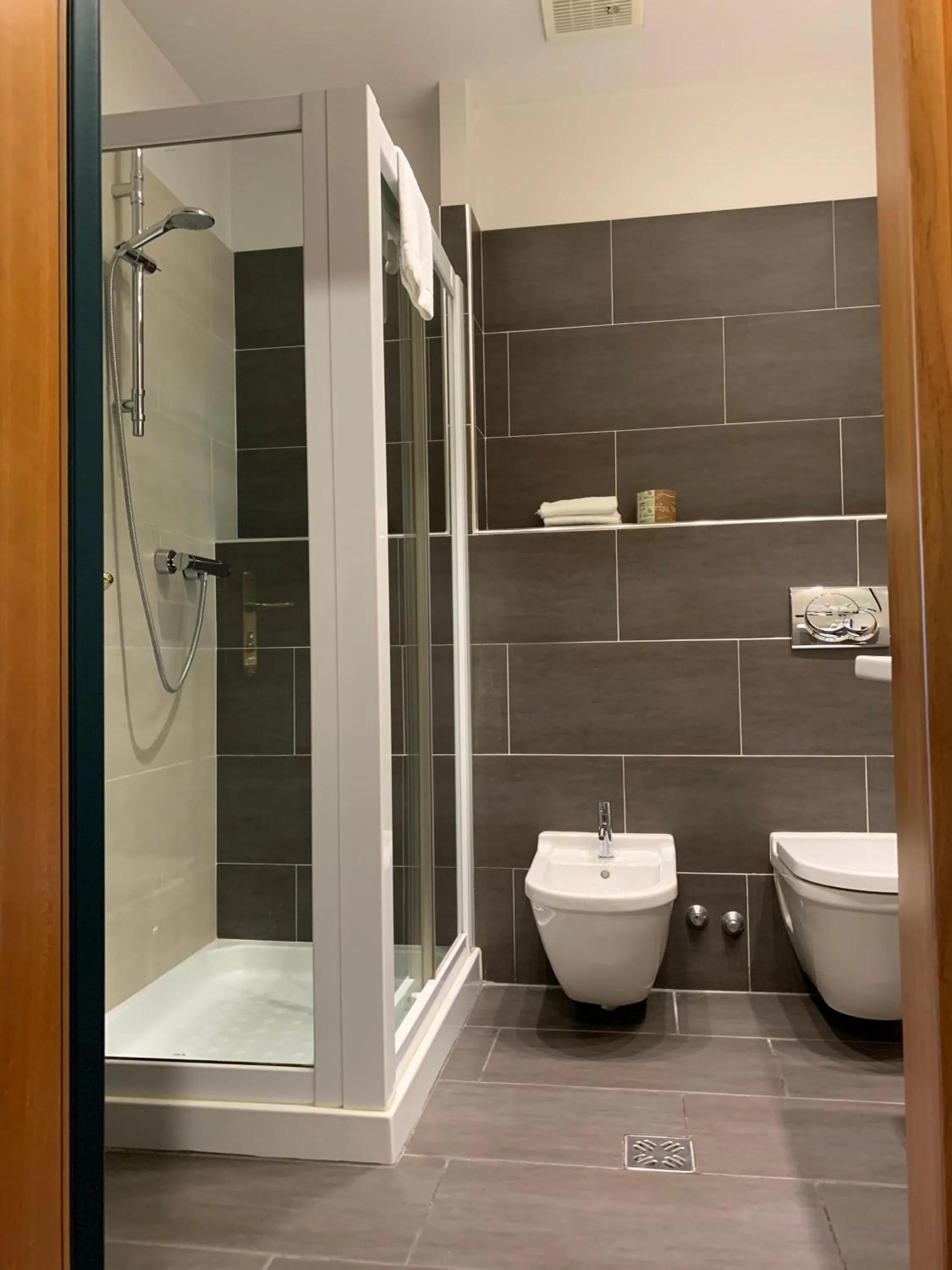 Shower in Hotel Cristallo