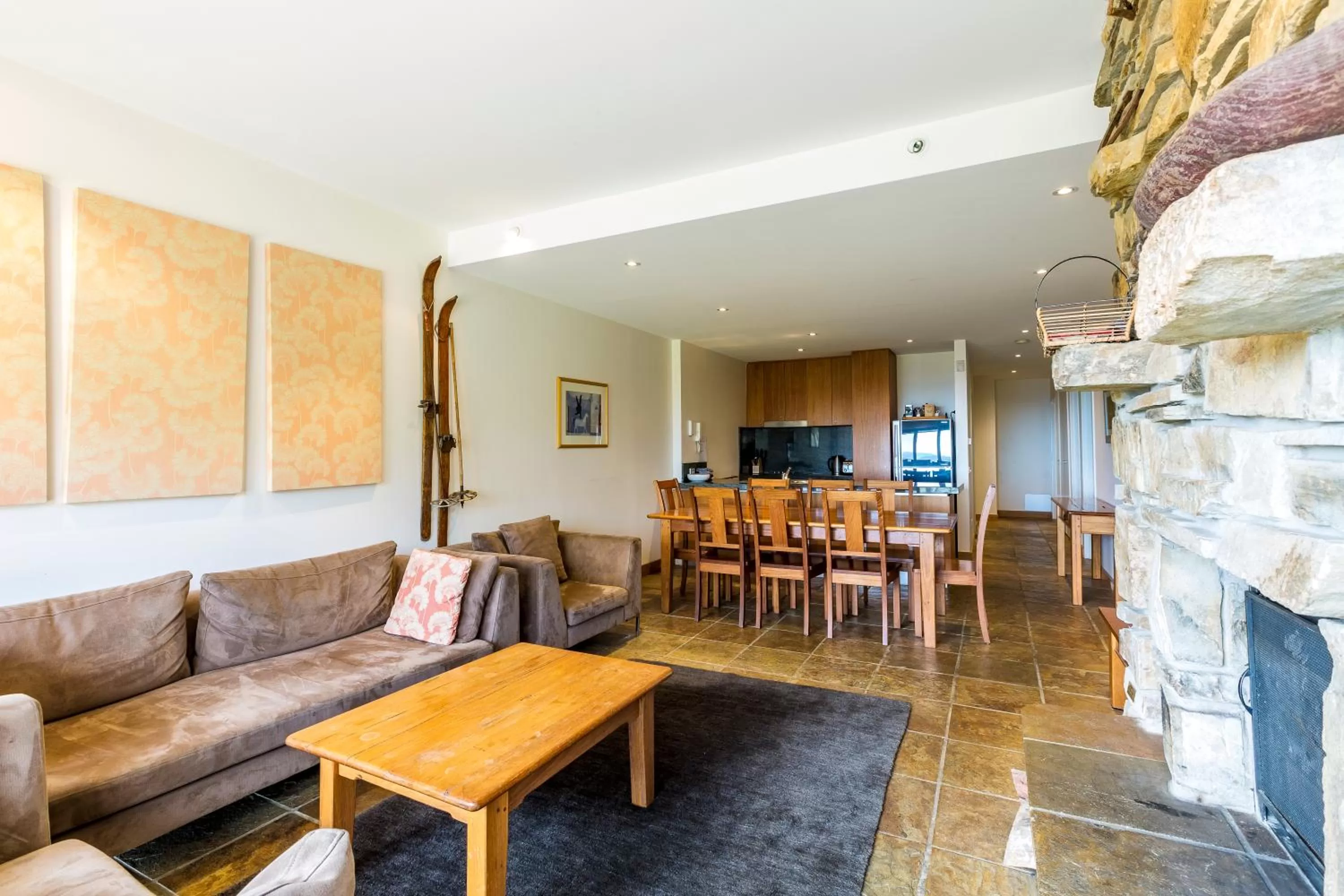 Living room, Seating Area in Alpine Woodsmoke Apartments