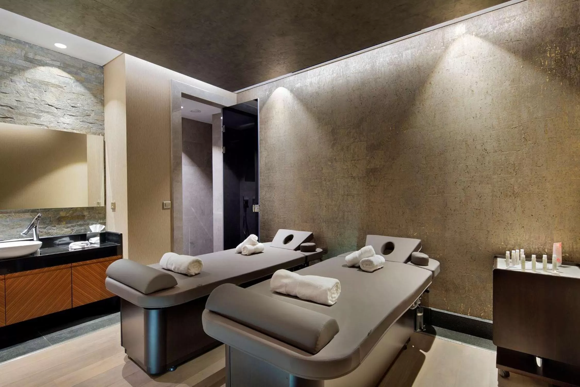 Spa and wellness centre/facilities in DoubleTree by Hilton Istanbul - Piyalepasa