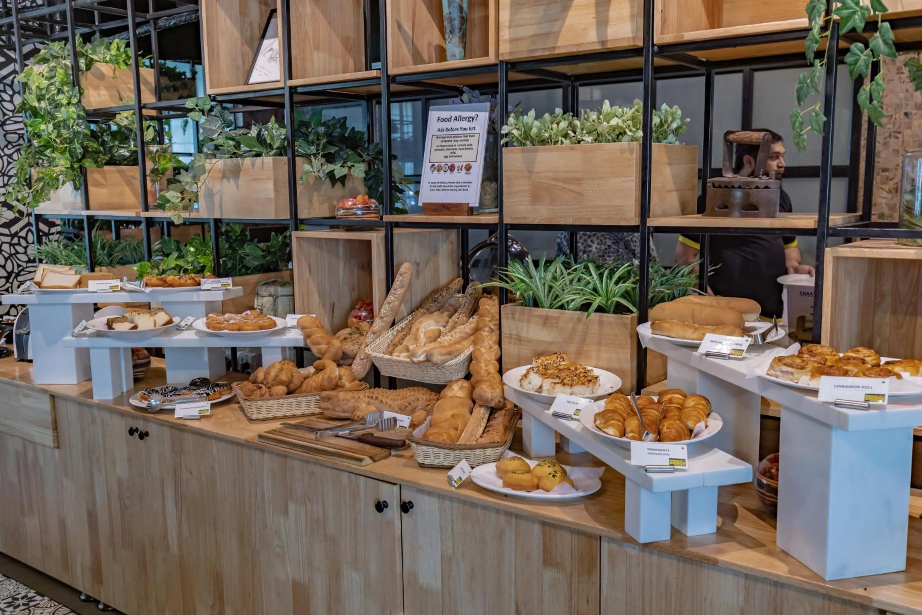 Restaurant/places to eat in Somerset Greenways Chennai