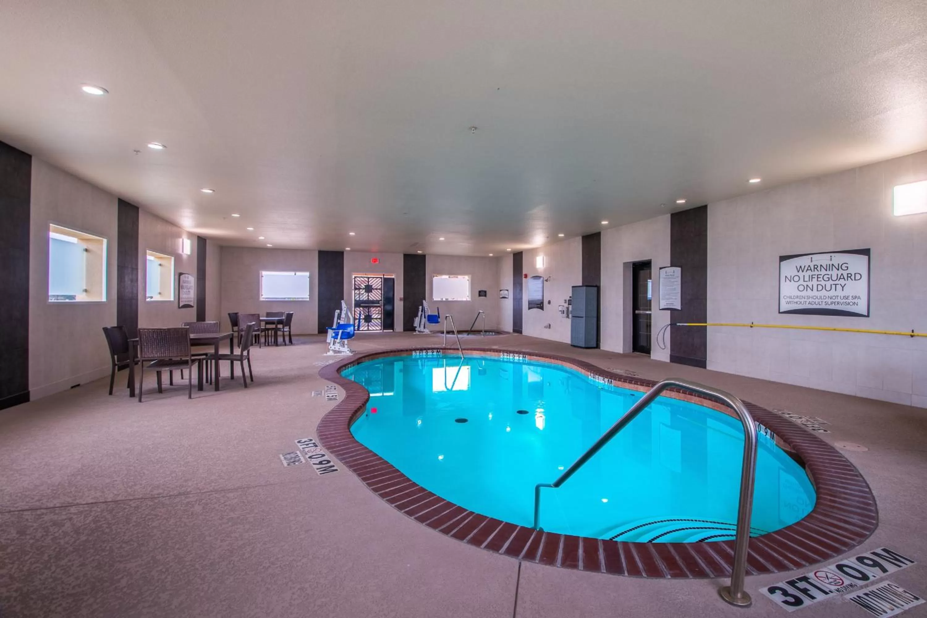 Swimming pool in Staybridge Suites Longview by IHG