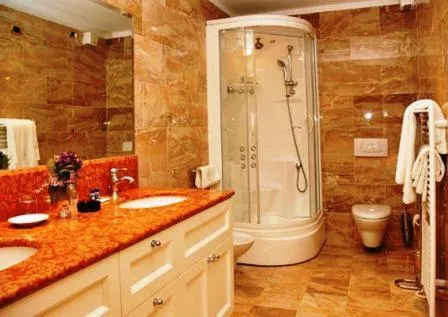 Bathroom in Hotel Columbus