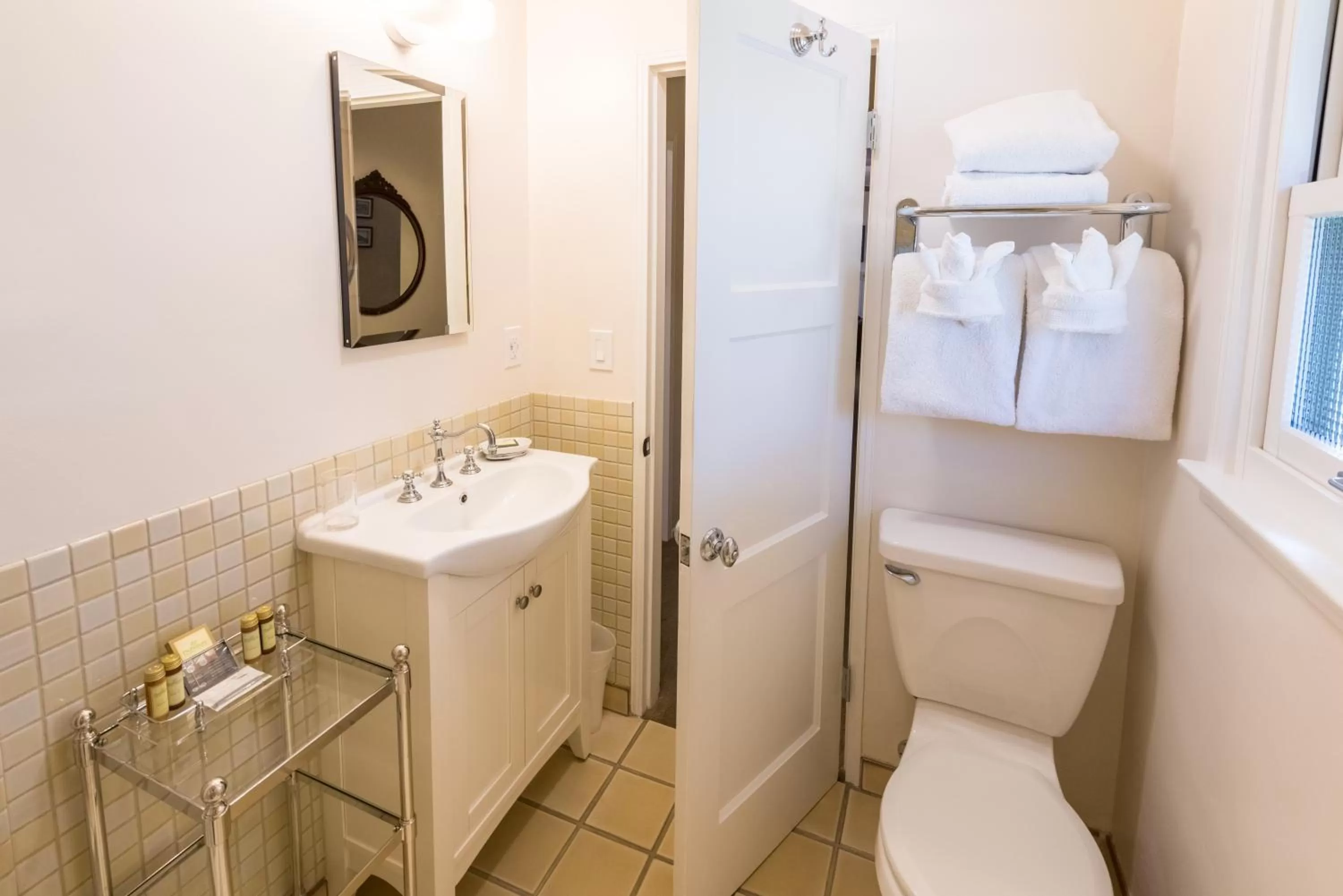 Bathroom in Harbor House Inn