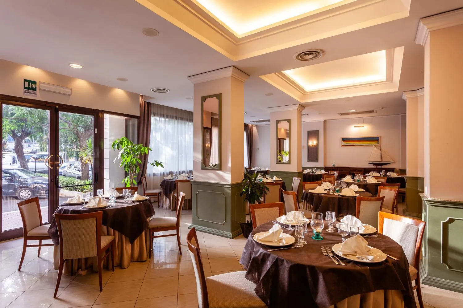 Restaurant/places to eat in Europa Palace Hotel
