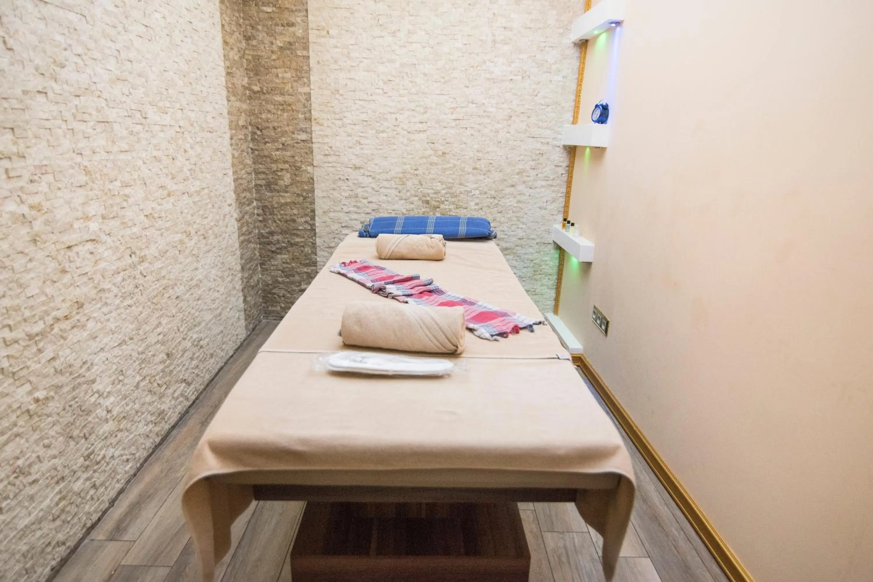 Massage in MidMar Deluxe Hotel