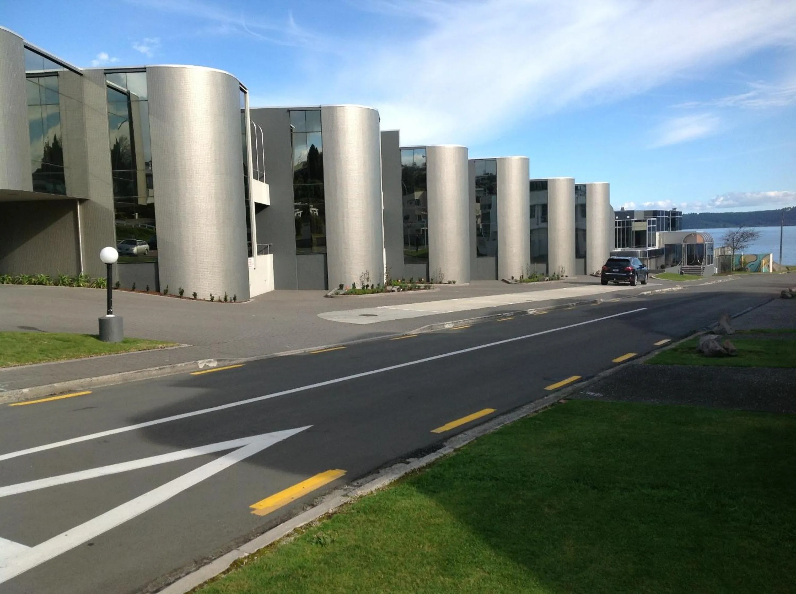 Facade/entrance in The Cove- On The Lake