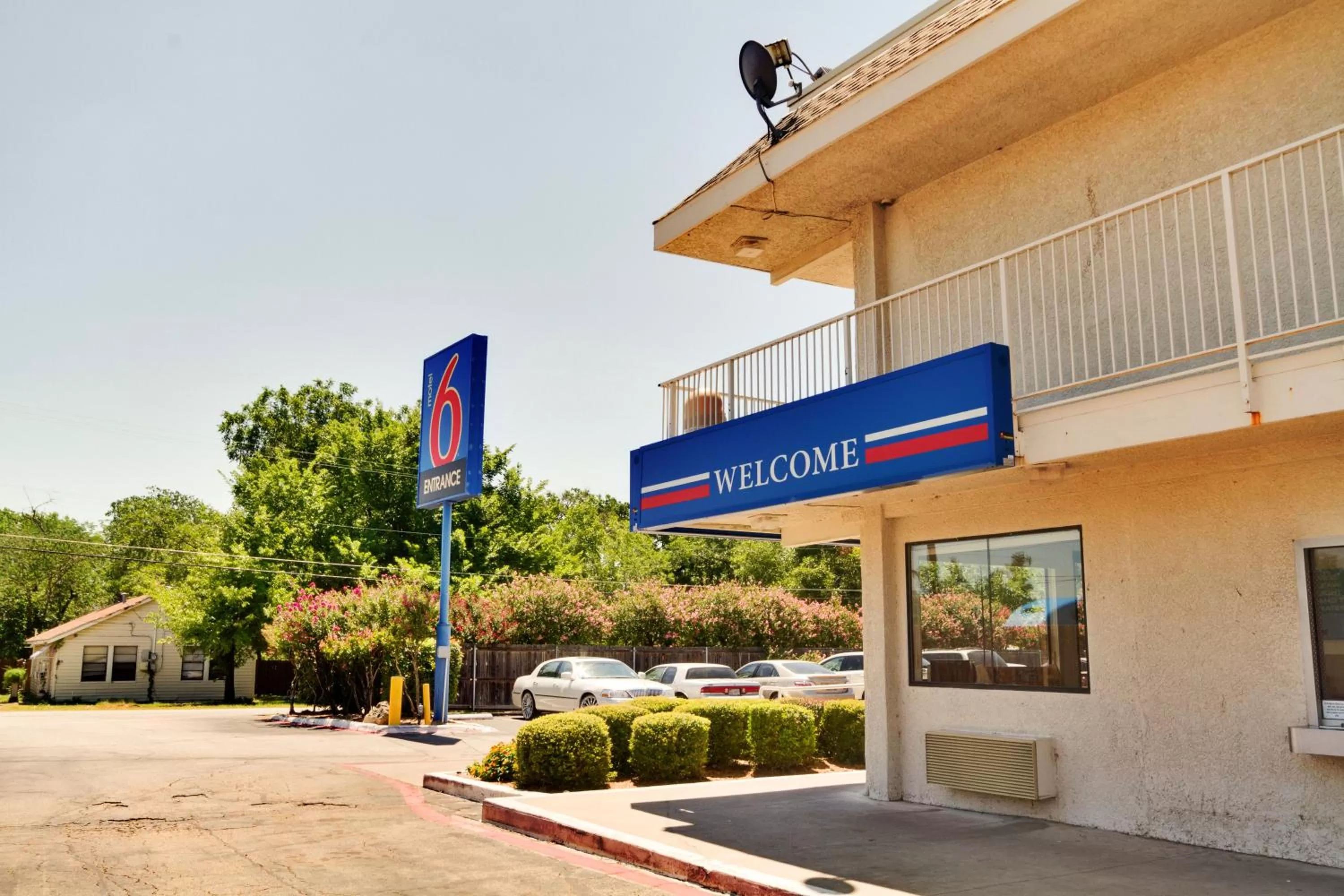 Facade/entrance in Motel 6-Irving, TX - Dallas