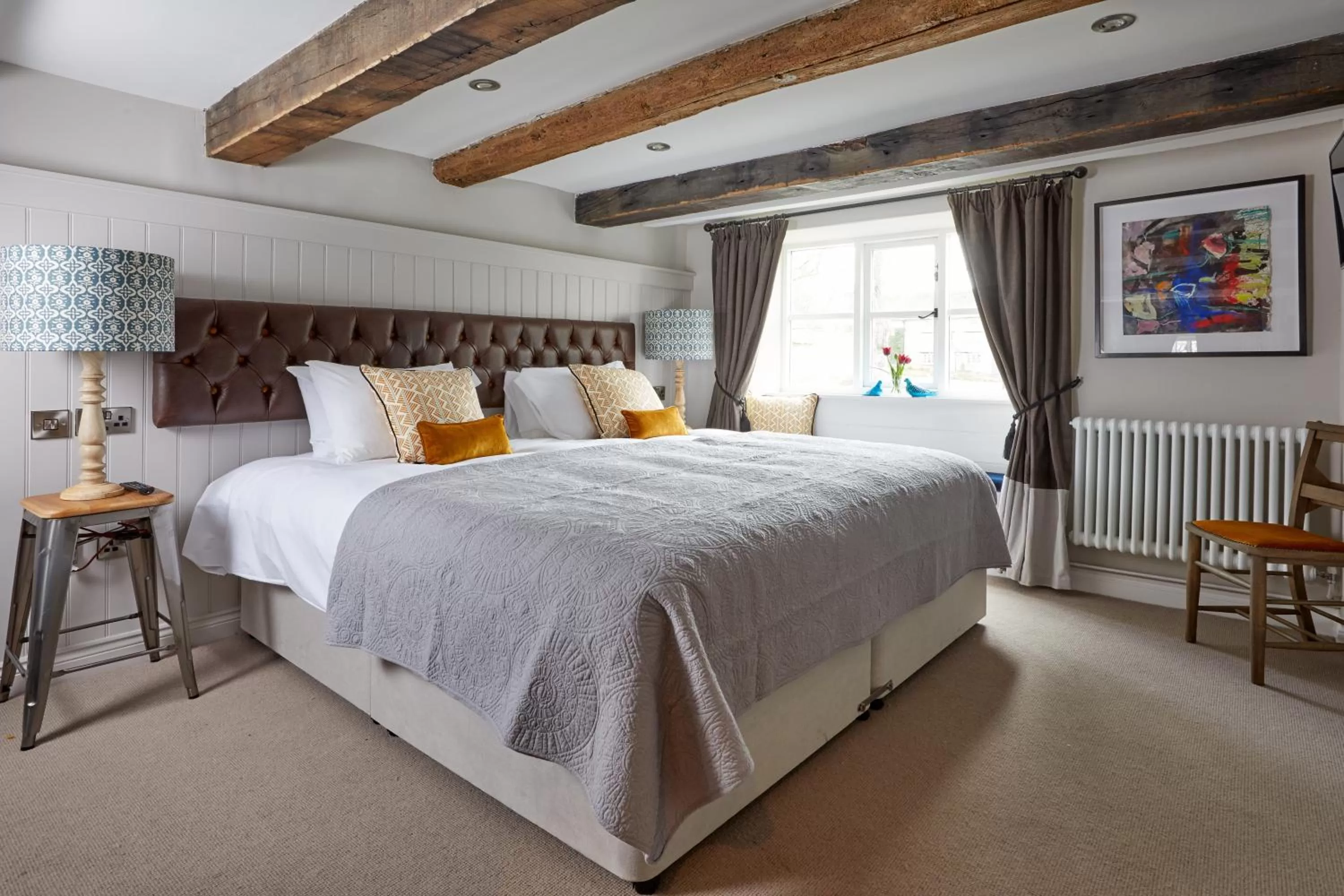 Bedroom, Bed in The Crown Inn, Church Enstone