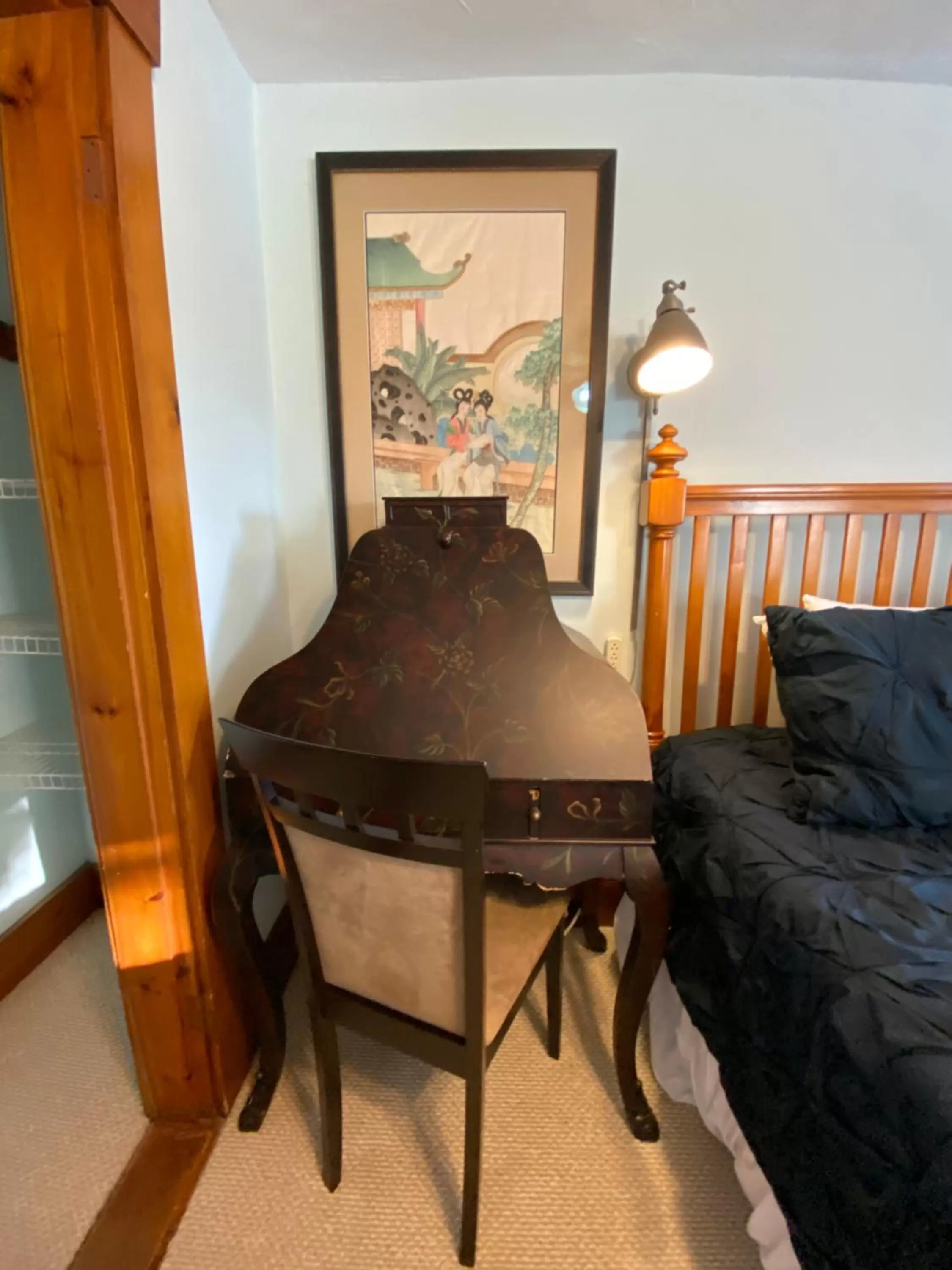 Bed in Follansbee Inn